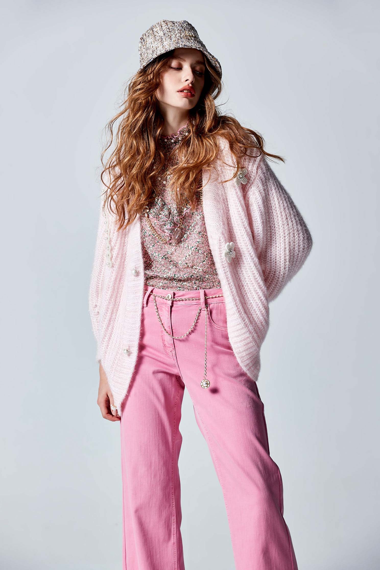 Oversize Pink Knit Cardigan With Floral Brooch AccessoryOversize Pink Knit Cardigan With Floral Brooch Accessory,Outerwear,pearl,Season (AW) Look,Cardigans,Knitted,Knitted coats