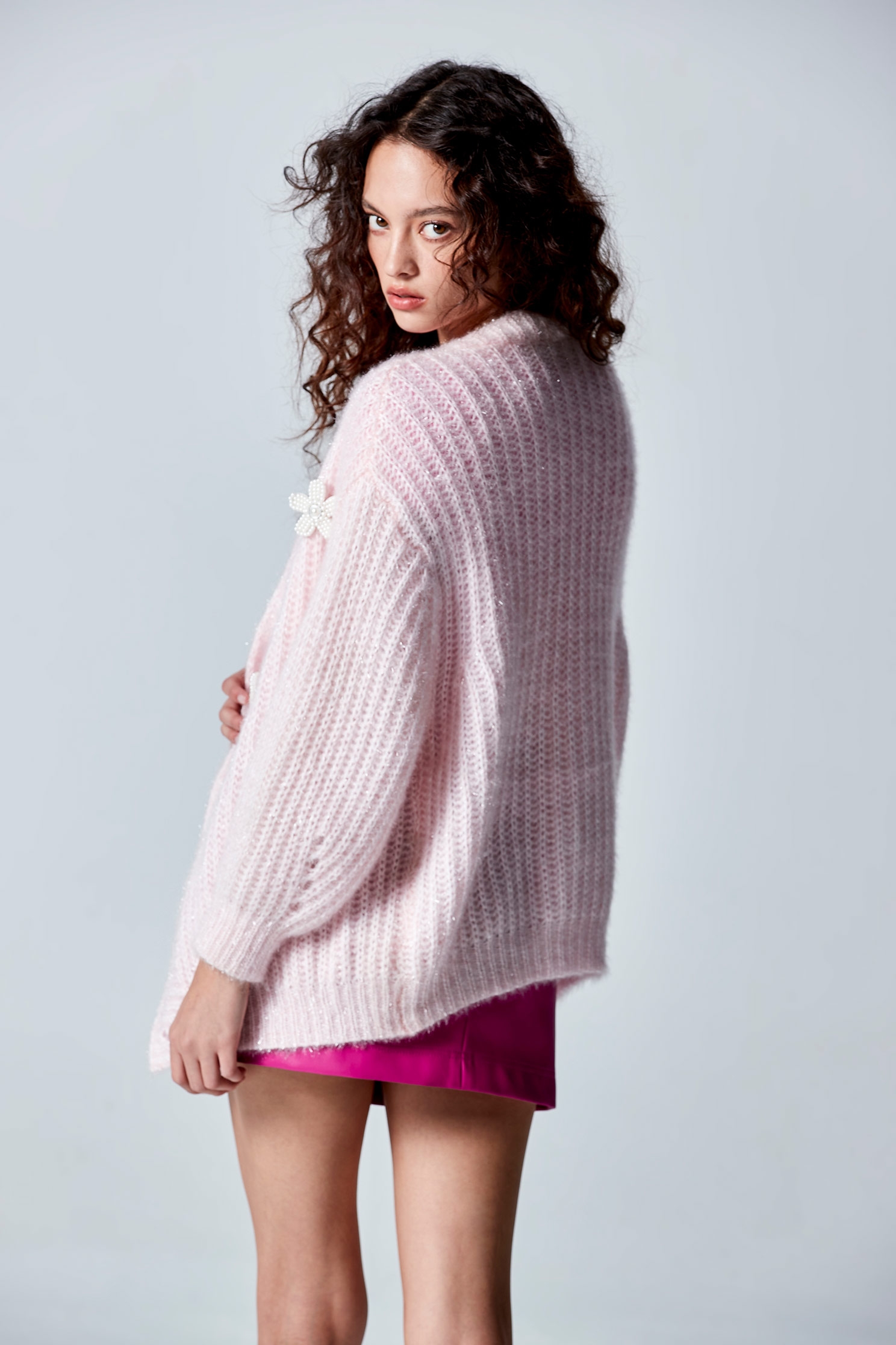 Oversize Pink Knit Cardigan With Floral Brooch AccessoryOversize Pink Knit Cardigan With Floral Brooch Accessory,Outerwear,pearl,Season (AW) Look,Cardigans,Knitted,Knitted coats