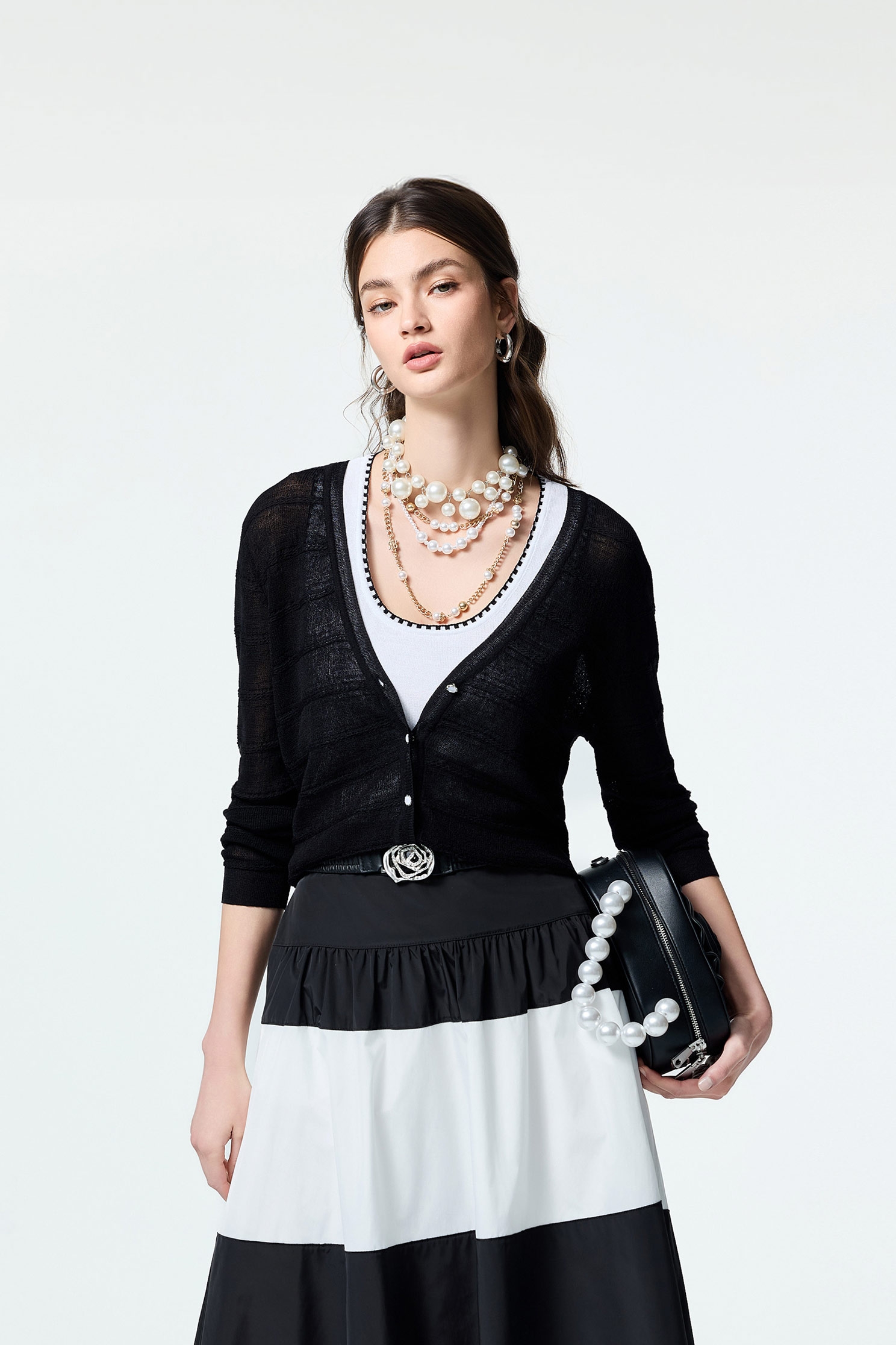 V-neck Knit CardiganV-neck Knit Cardigan,Jackets,Outerwear,Season (SS) Look,Embroidered,Back To Classic,Knitted,Knitted coats,Back To B/W,Black outerwear