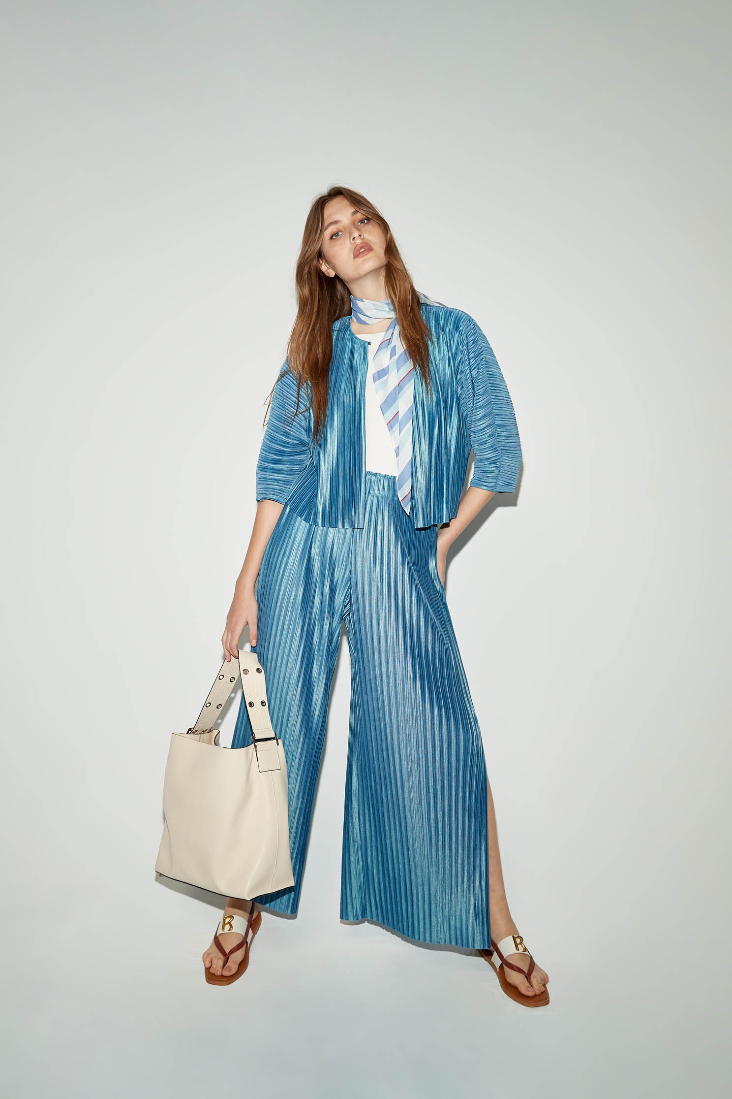 Pleated Buttonless OuterwearTexture pleated jacket,Jackets,Outerwear,Season (SS) Look