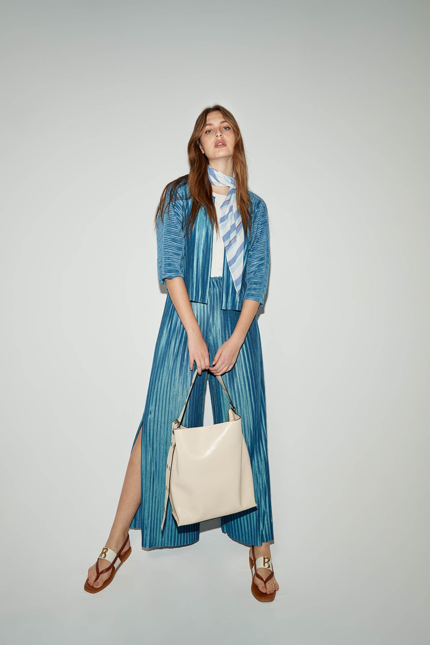 Pleated Buttonless OuterwearTexture pleated jacket,Jackets,Outerwear,Season (SS) Look