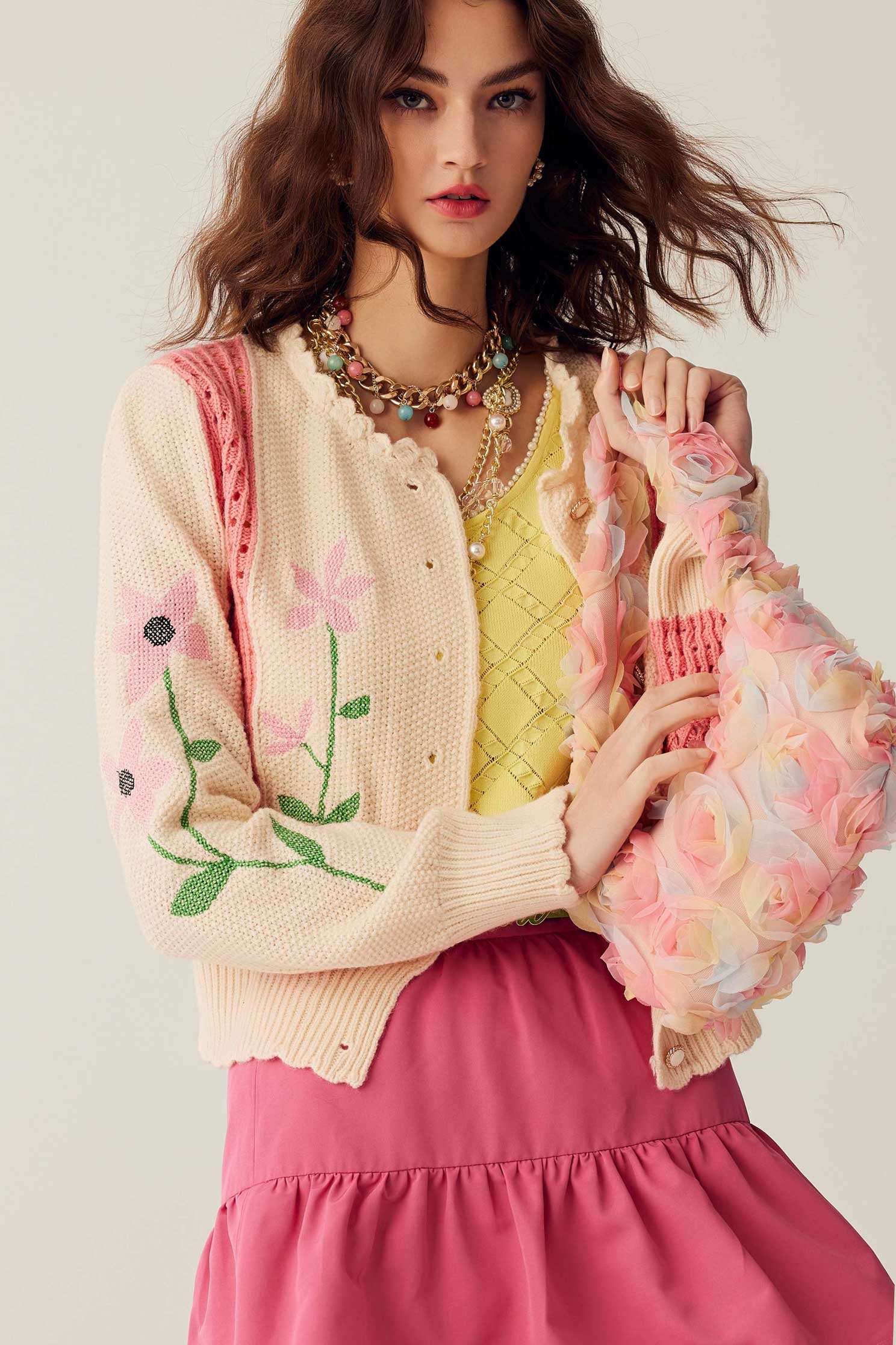 Floral Embroidery Knit CardiganFloral Embroidery Knit Cardigan,Outerwear,Season (SS) Look,Embroidered,Knitted,Knitted coats