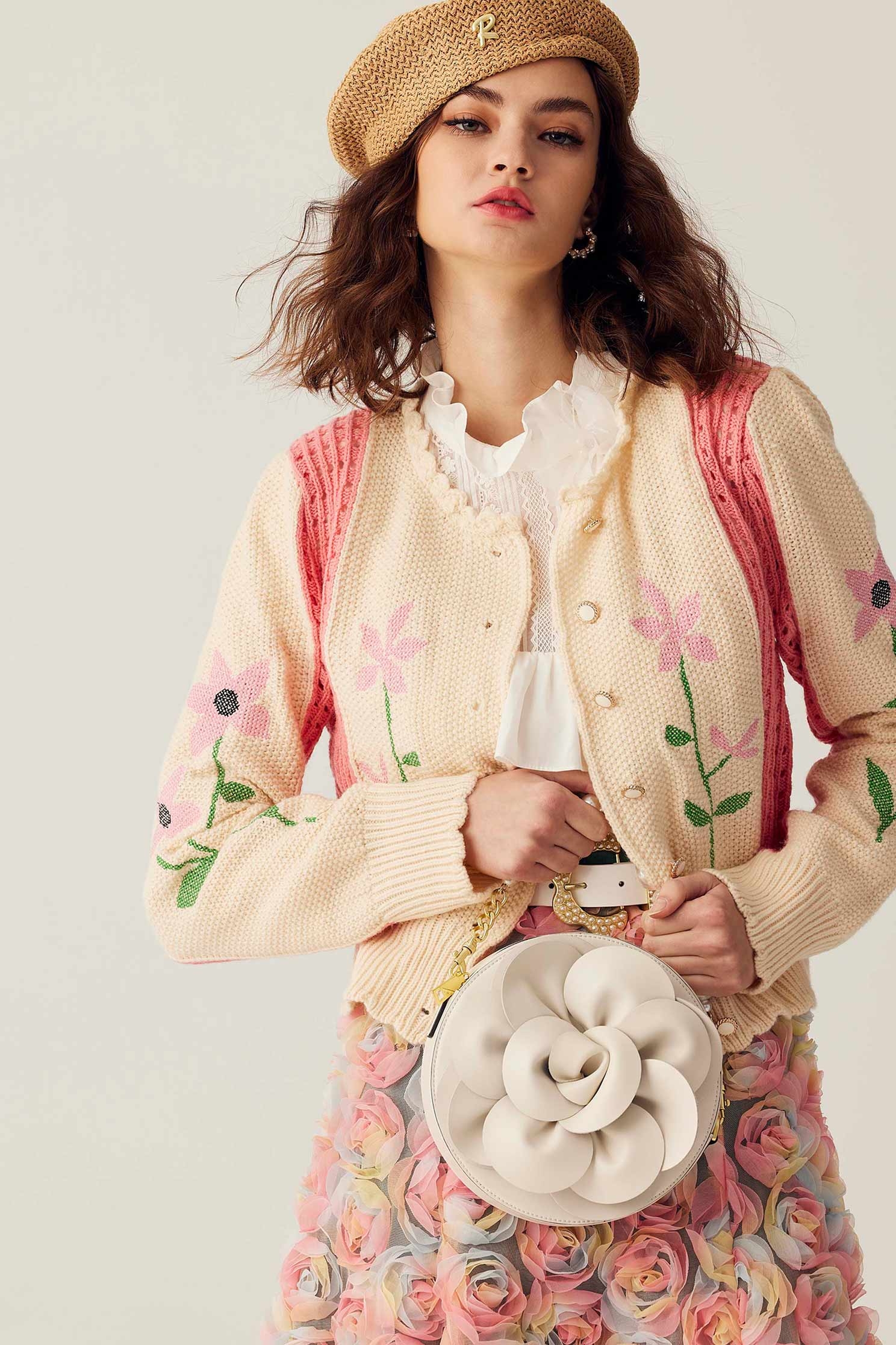 Floral Embroidery Knit CardiganFloral Embroidery Knit Cardigan,Outerwear,Season (SS) Look,Embroidered,Knitted,Knitted coats