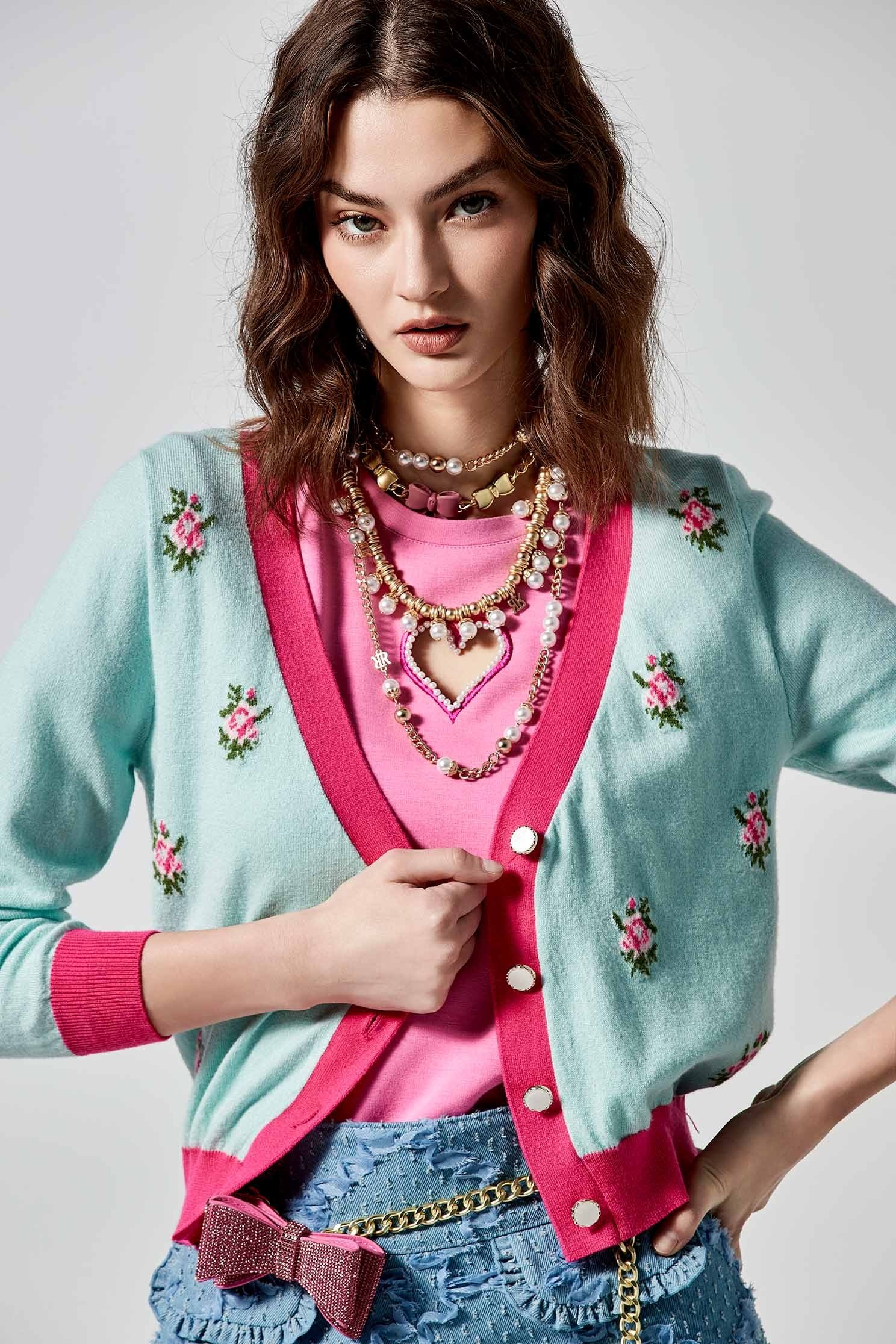 V-neck Floral Embroidery CardiganV-neck Floral Embroidery Cardigan,Outerwear,Season (SS) Look,Knitted,Knitted coats