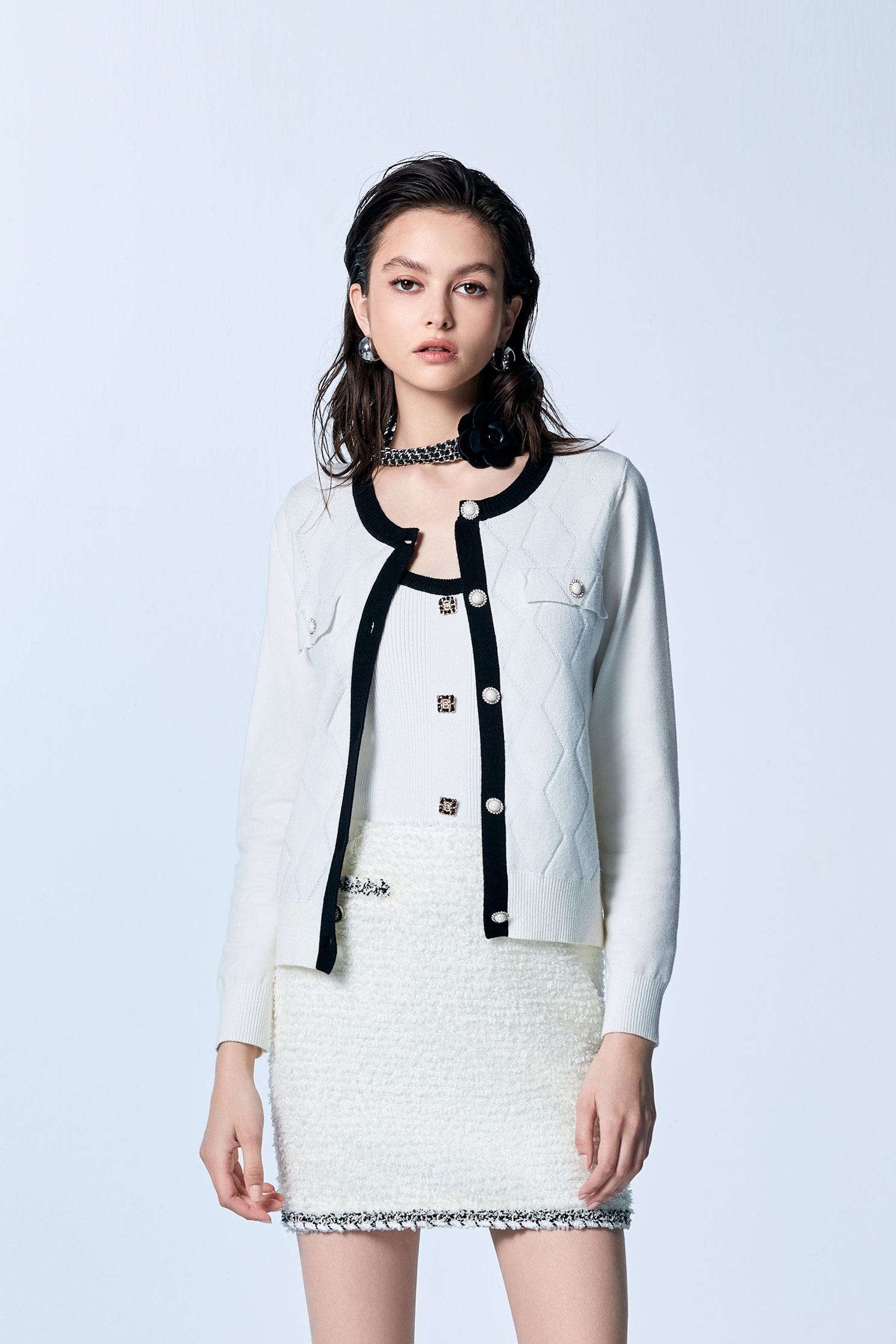 Off White Cardigan With Contrast Trim DetailOff White Cardigan With Contrast Trim Detail,Season (SS) Look,pearl,Knitted,Knitted coats