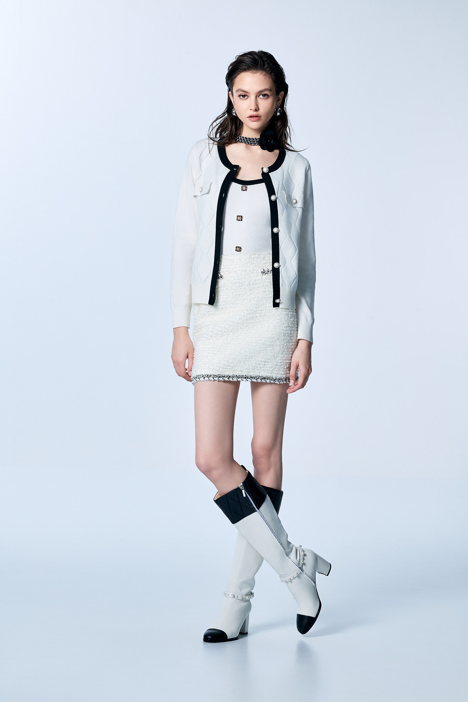 Off White Cardigan With Contrast Trim DetailOff White Cardigan With Contrast Trim Detail,Season (SS) Look,pearl,Knitted,Knitted coats