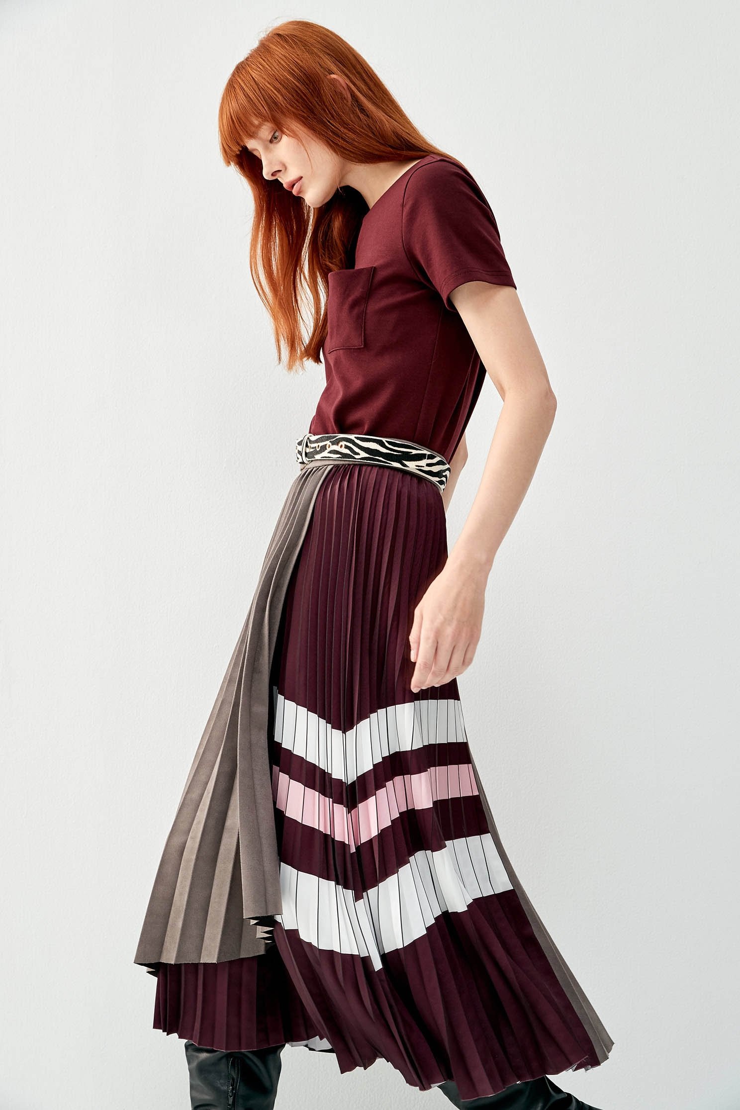 Colour Block Asymmetric Pleated SkirtImitate suede folded midi skirt,Season (AW) Look,Valentine,Midi skirts,Lucky Red