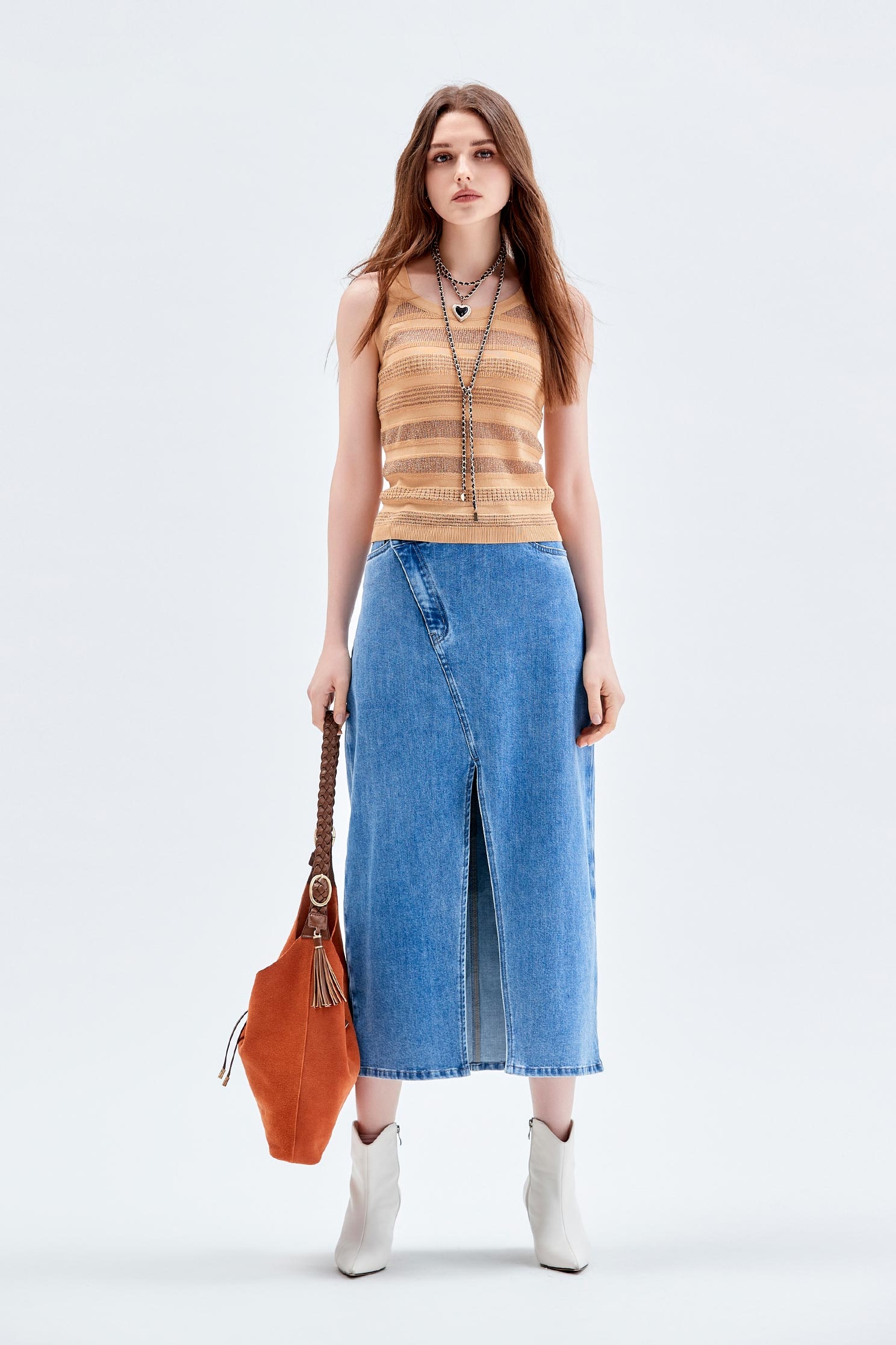 Asymmetric Waistband Denim SkirtAsymmetric Waistband Denim Skirt,Denim,Denim skirts,Season (AW) Look,Denim slit skirts