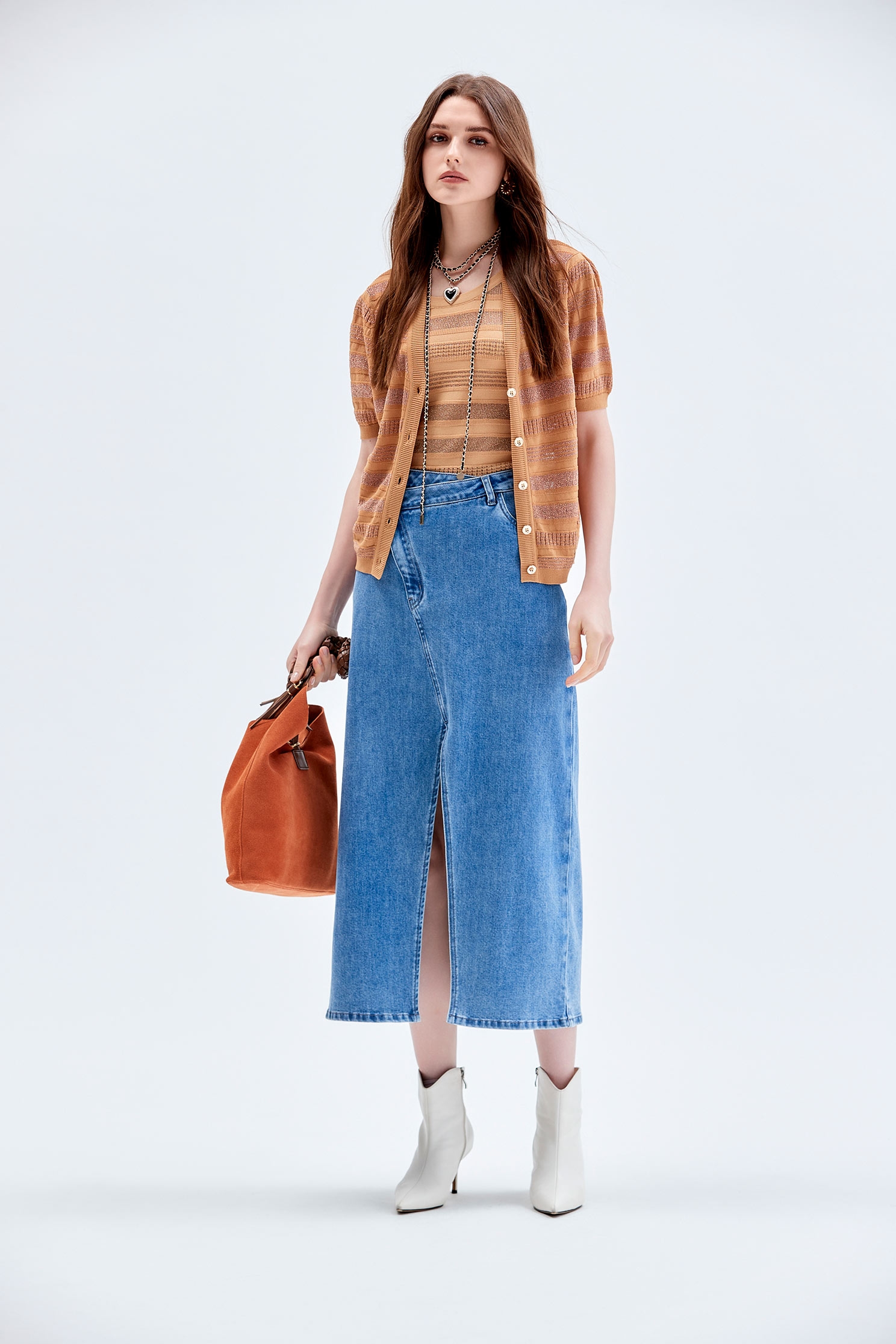 Asymmetric Waistband Denim SkirtAsymmetric Waistband Denim Skirt,Denim,Denim skirts,Season (AW) Look,Denim slit skirts