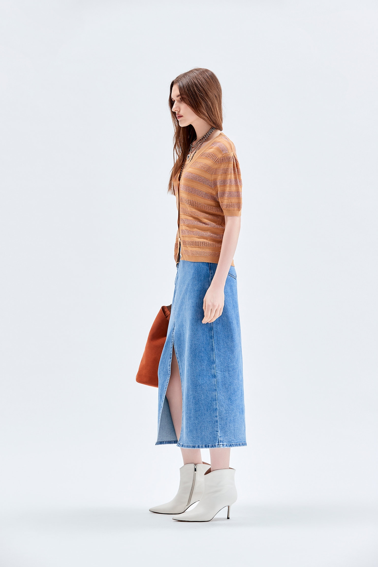 Asymmetric Waistband Denim SkirtAsymmetric Waistband Denim Skirt,Denim,Denim skirts,Season (AW) Look,Denim slit skirts