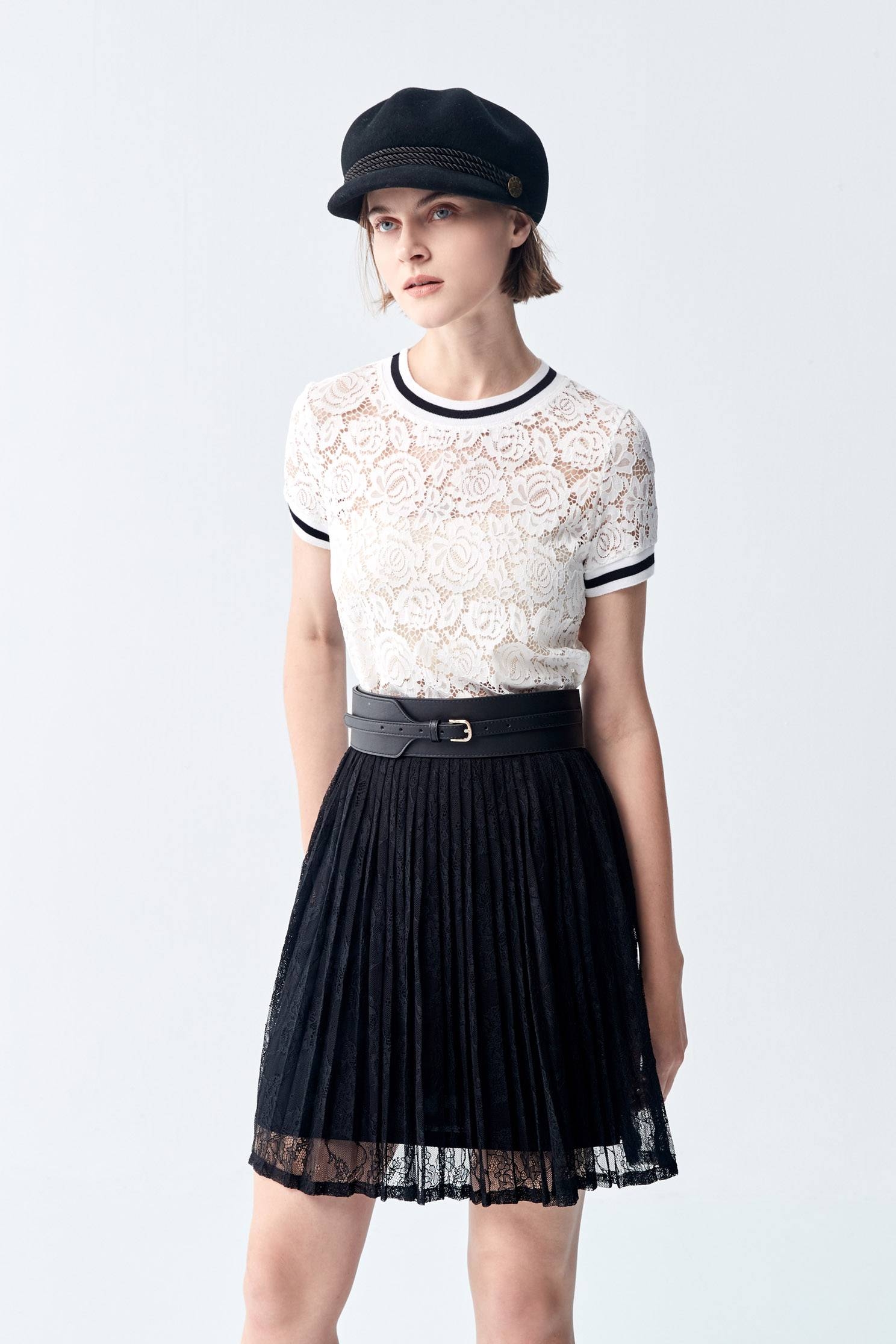 Pleated Lace SkirtLace pleated skirt.,Outfit of the Day,mothergift,Pleated skirts,Mini skirts,Season (AW) Look,Lace,Lace skirts,Black skirts