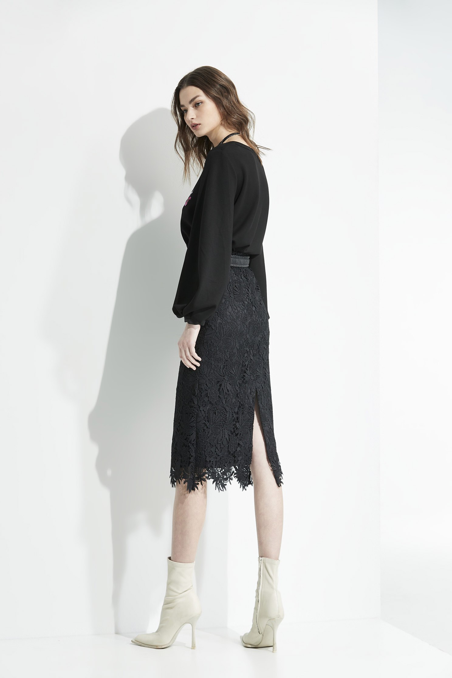 Basic Black Lace Pencil SkirtNarrow skirt with embroidered lace,Embroidered,Season (SS) Look,Pencil skirts,Lace,Lace skirts,Midi skirts,Black skirts