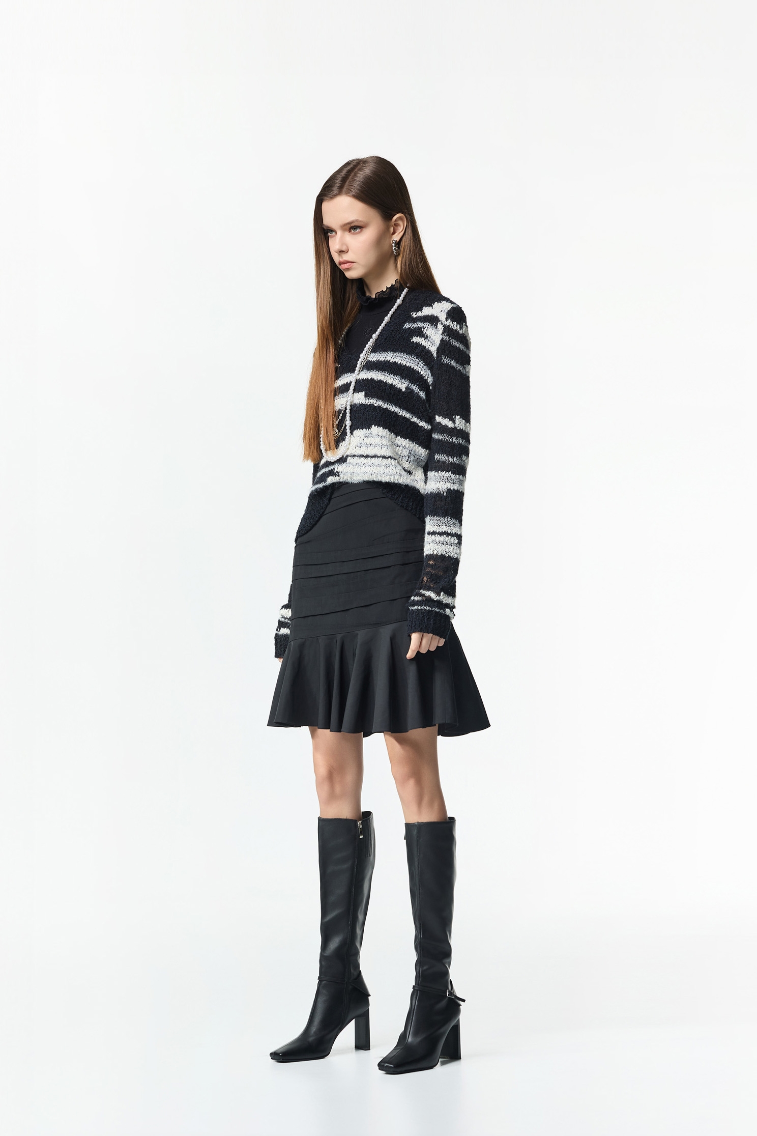 Pleated Detail Fishtail SkirtPleated Detail Fishtail Skirt,Office Looks,Mini skirts,Season (AW) Look,Valentine