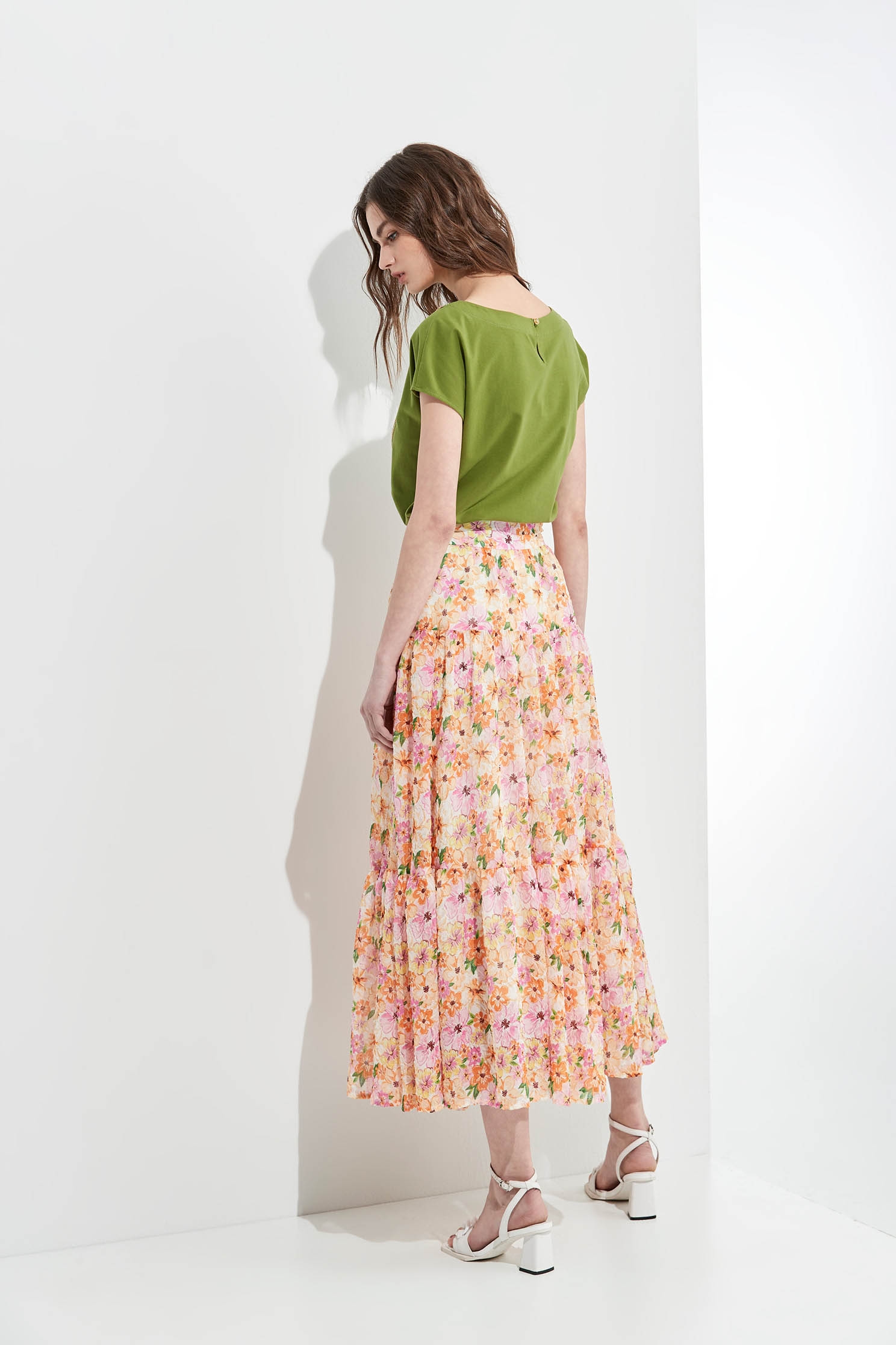 Bright Floral Print Tiered SkirtMaxi dress with garden print,Season (SS) Look,Layered skirts,Midi skirts,Chiffon