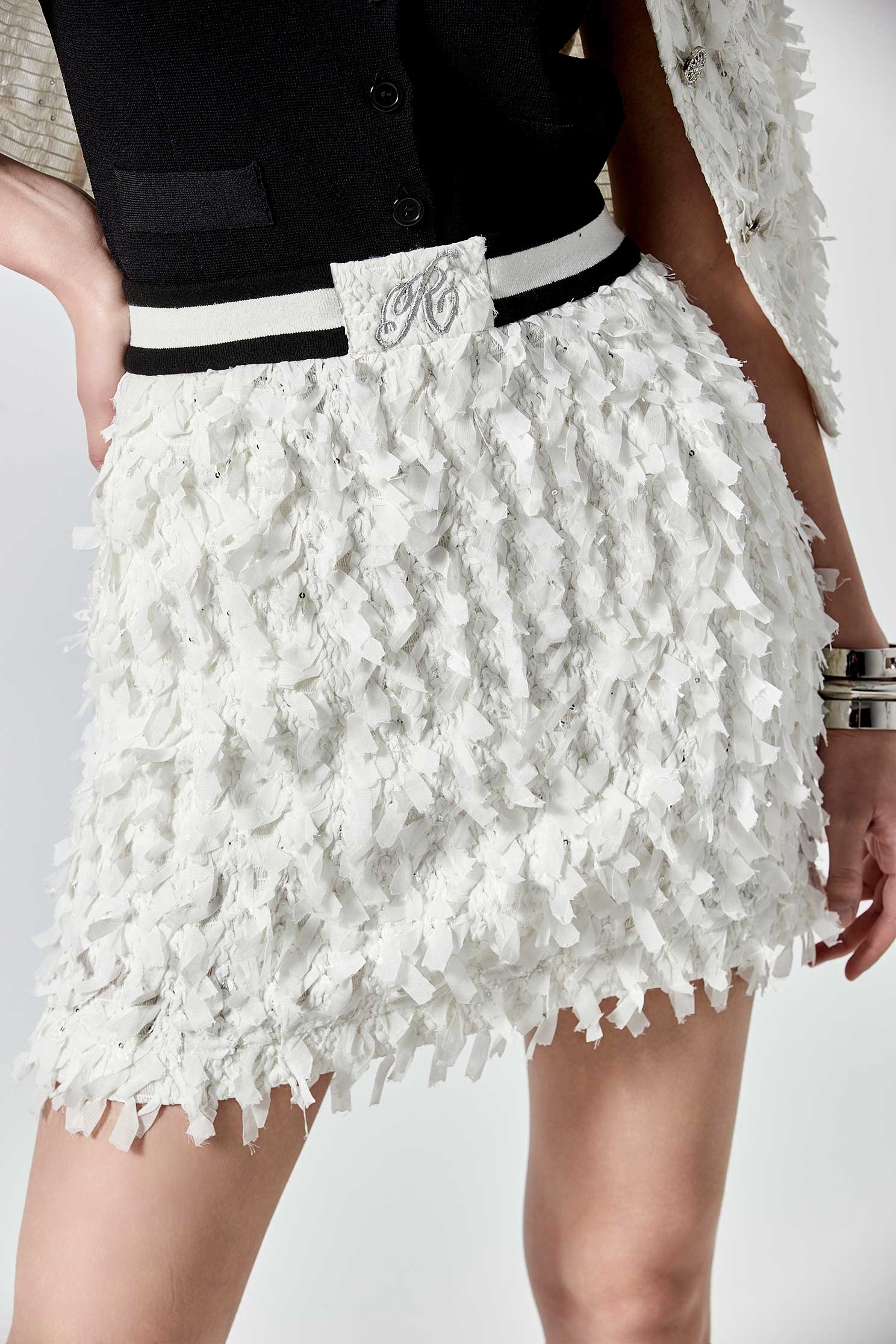 3-D Texture Weave Sequin Detail Skirt3-D Texture Weave Sequin Detail Skirt,Season (SS) Look,Mini skirts