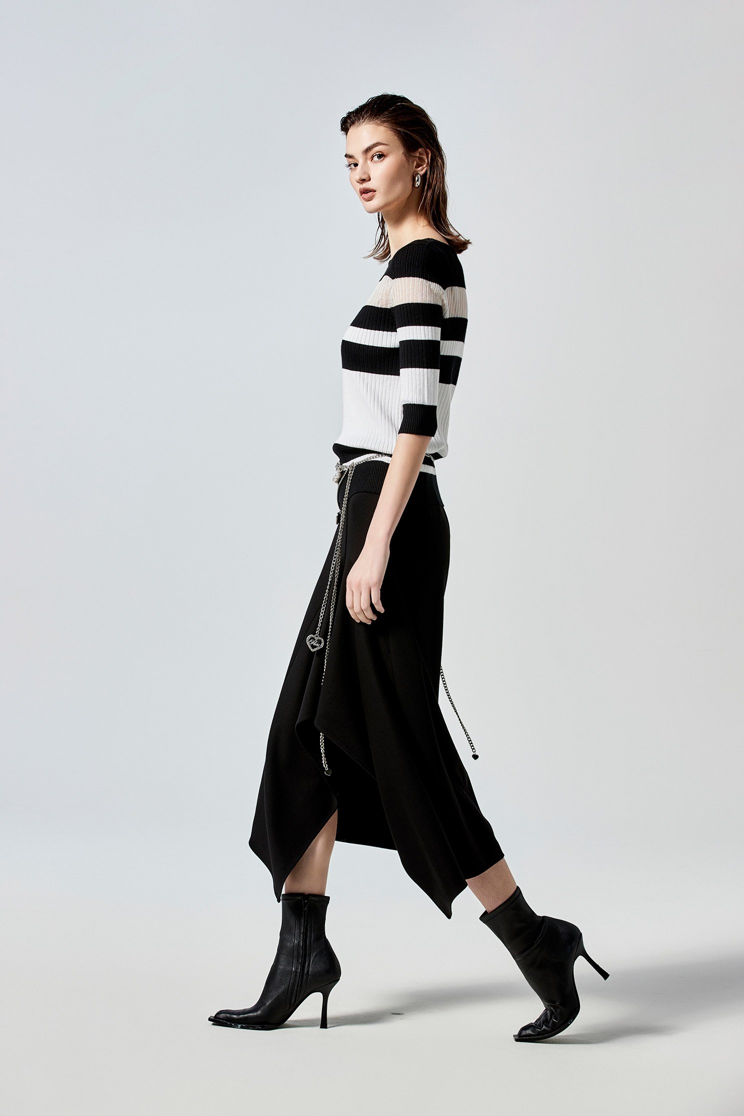 Asymmetric Midi Black SkirtAsymmetric Midi Black Skirt,Season (SS) Look,Midi skirts