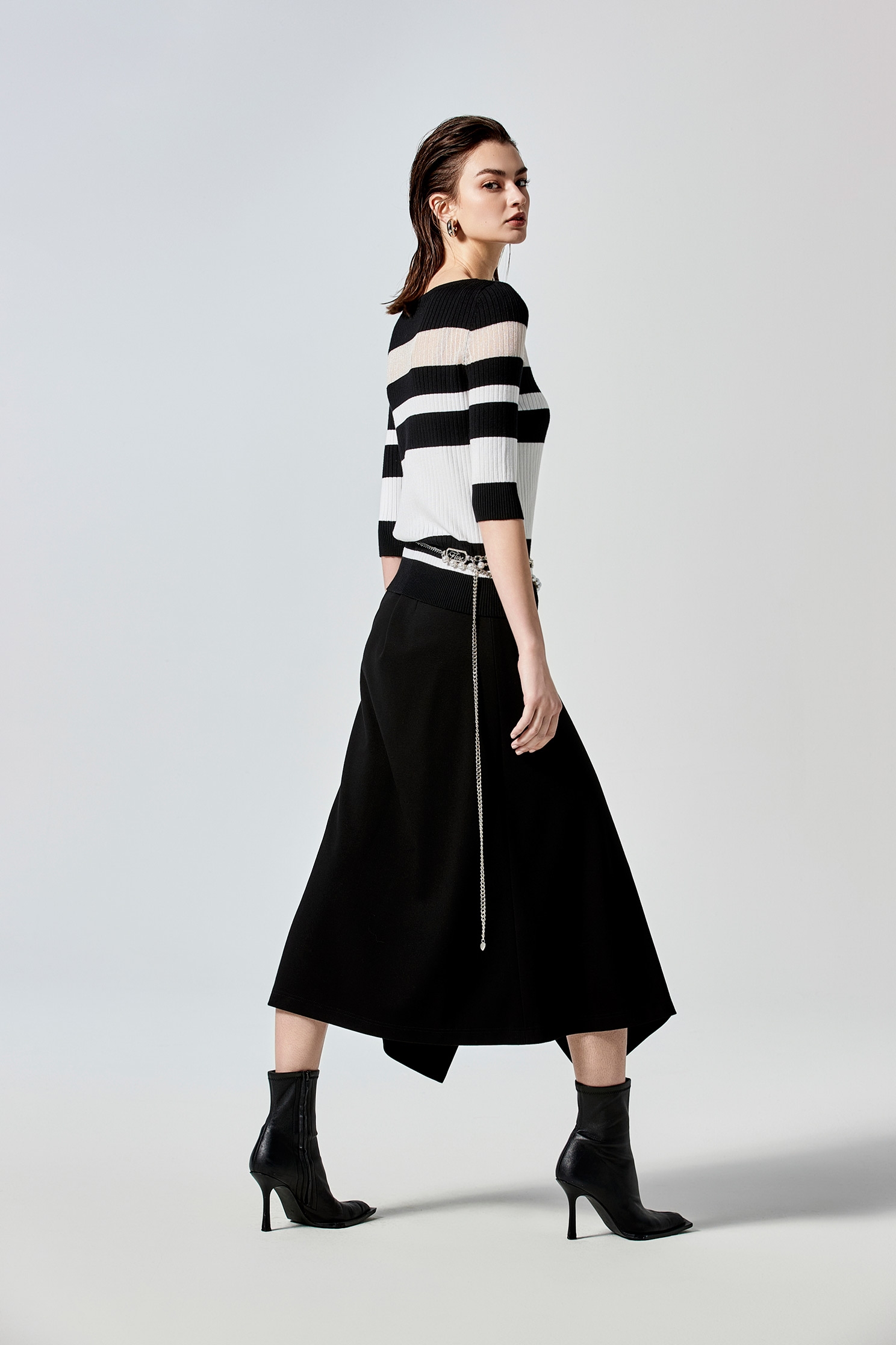 Asymmetric Midi Black SkirtAsymmetric Midi Black Skirt,Season (SS) Look,Midi skirts