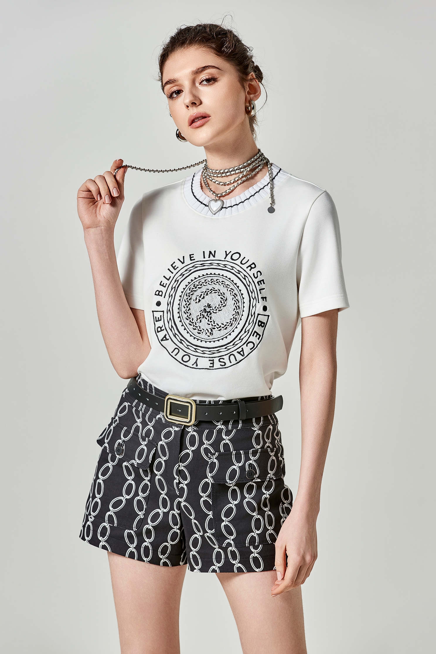 Printed Chain Graphic ShortsPrinted Chain Graphic Shorts,Season (SS) Look,Shorts