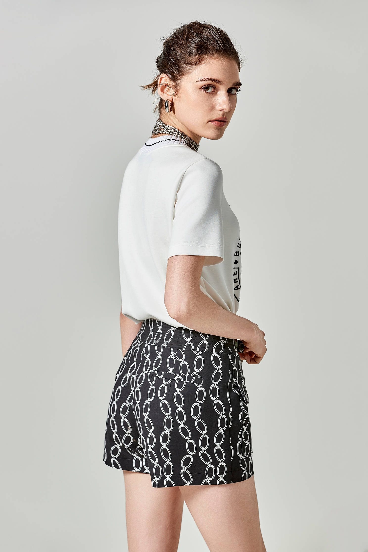 Printed Chain Graphic ShortsPrinted Chain Graphic Shorts,Season (SS) Look,Shorts