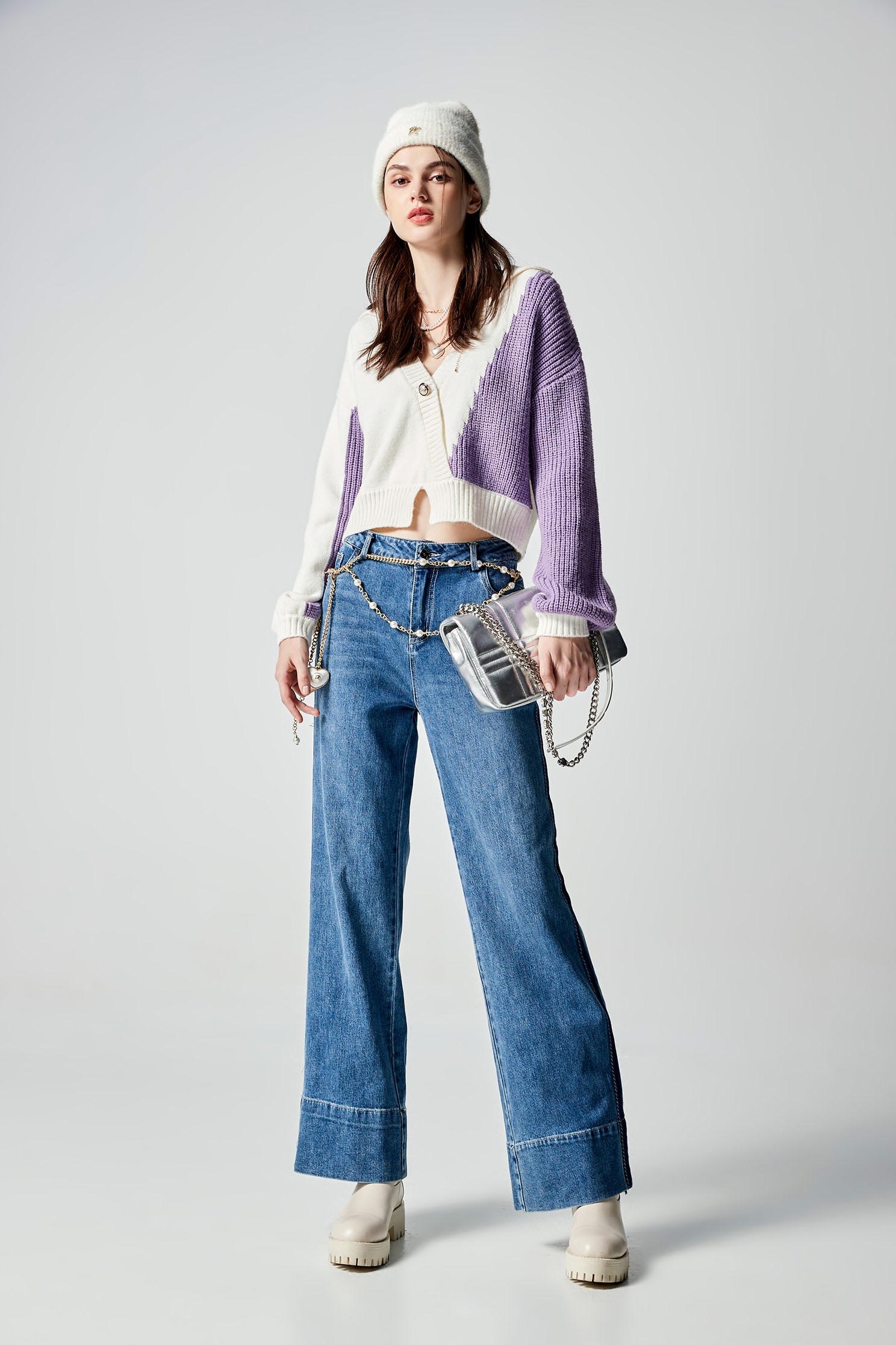 Mid Waist Jeans With Contrast Trim DetailMid Waist Jeans With Contrast Trim Detail,Embroidered,Denim,Jeans,Season (AW) Look