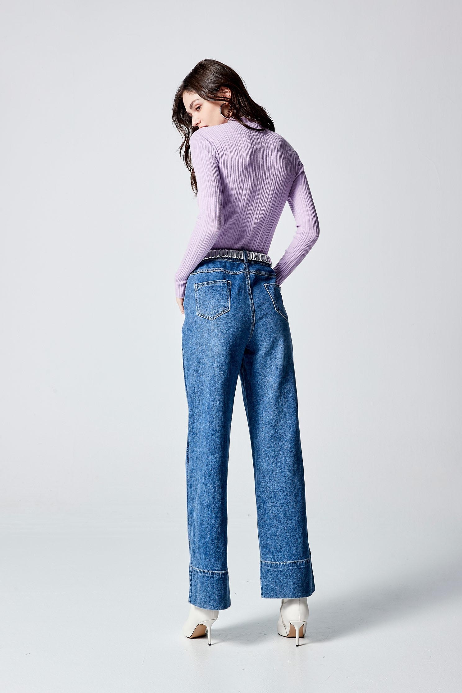 Mid Waist Jeans With Contrast Trim DetailMid Waist Jeans With Contrast Trim Detail,Embroidered,Denim,Jeans,Season (AW) Look