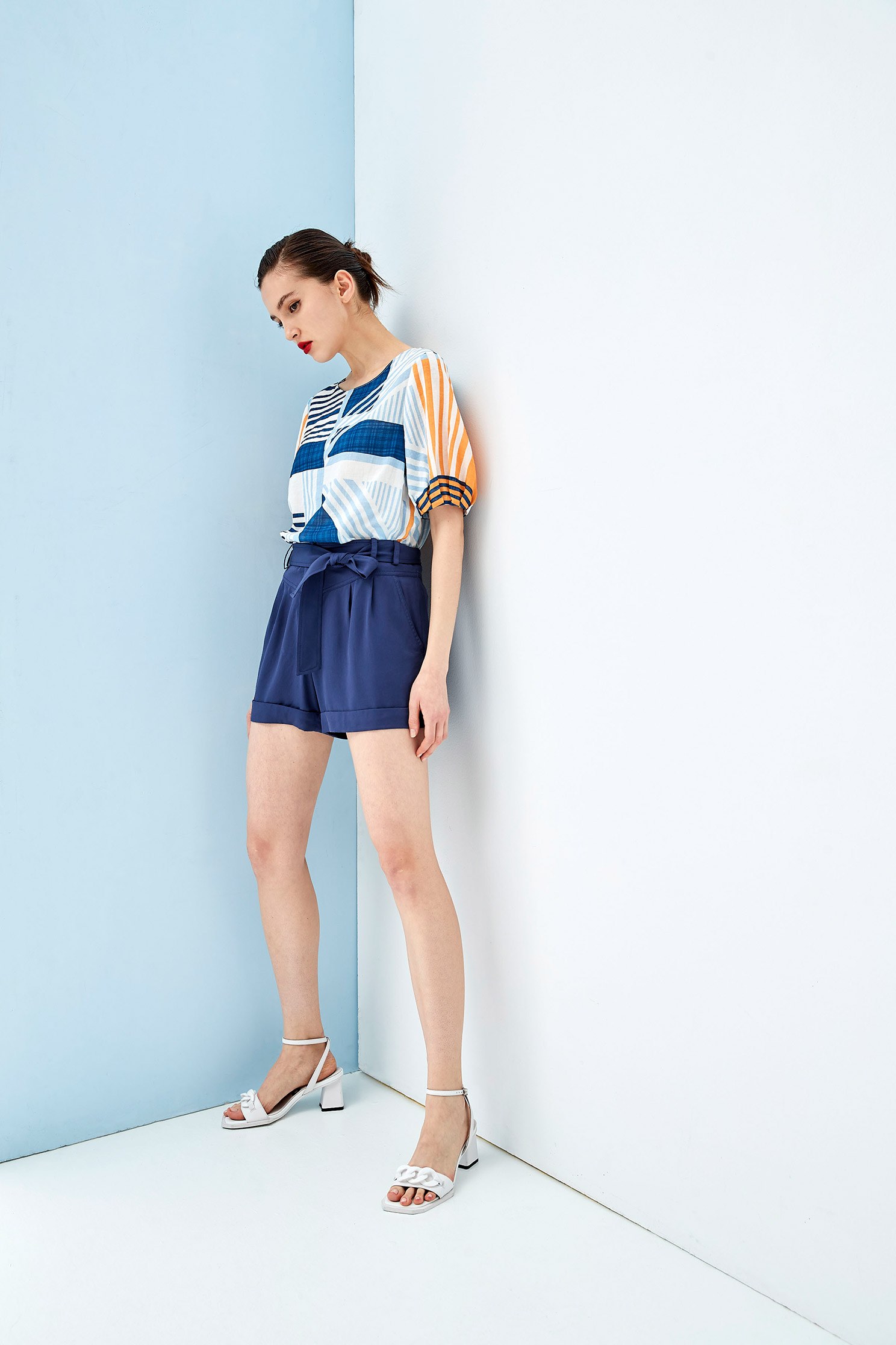 Belted Fold-Up Cuffs ShortsCotton strappy shorts,Season (SS) Look,iROO LIVE,Shorts