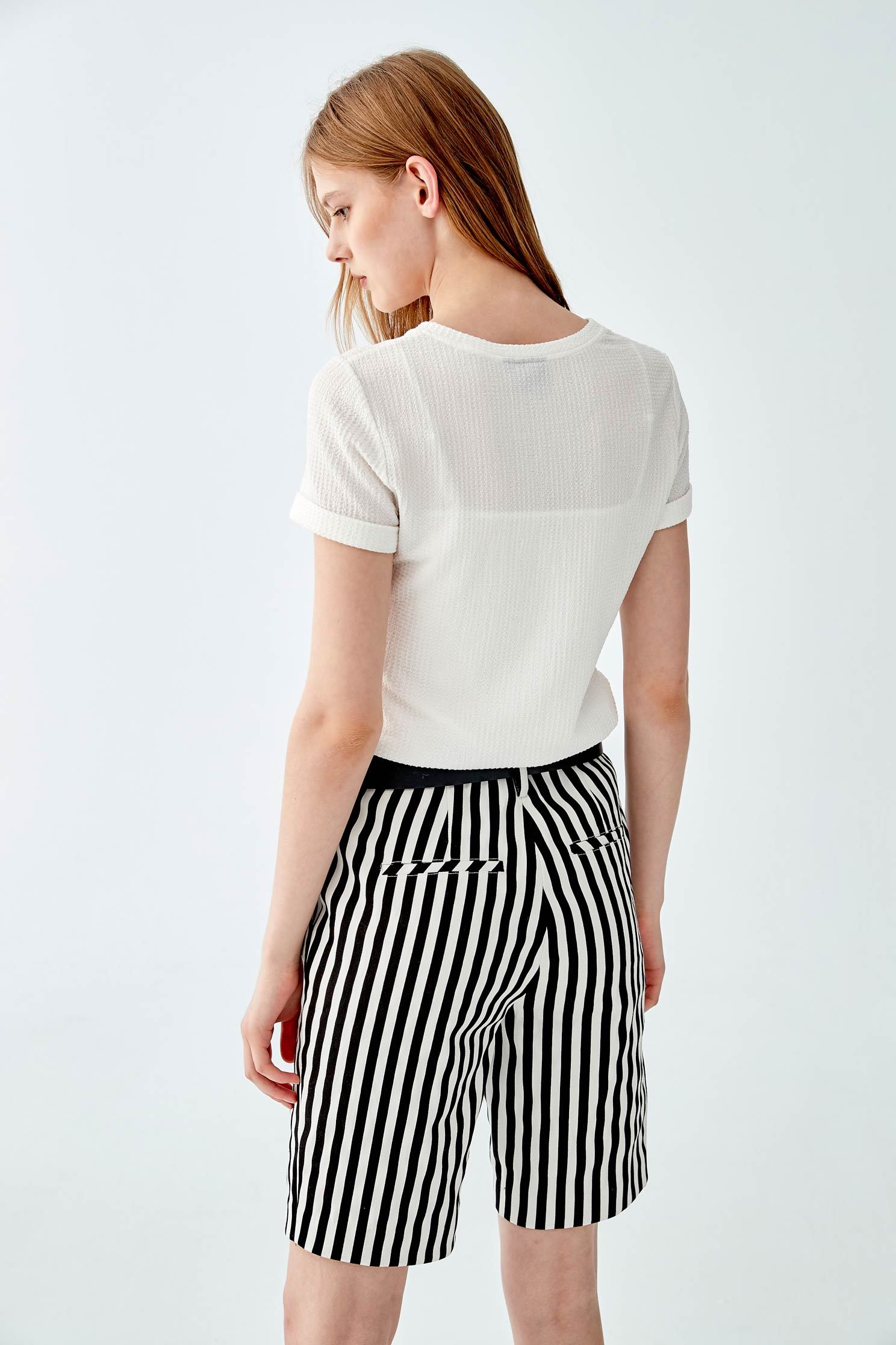 Stripe Knee Length BermudersFrench-style striped crop pants,Season (SS) Look,Stripe,Shorts,comfotism