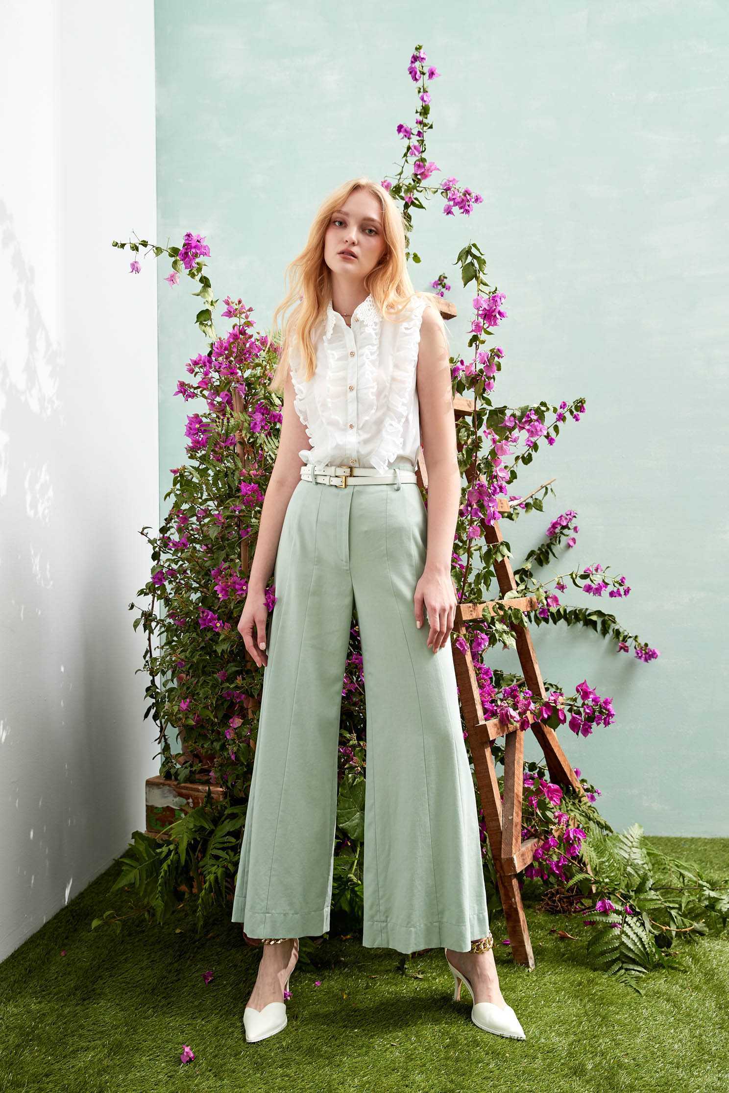 High-Waist Light Green Flare PantsDarted wide-leg trousers with belt,Culottes,goodlucknewyear,Season (SS) Look,healing colors,iROO LIVE,Belts,Culottes,Pants