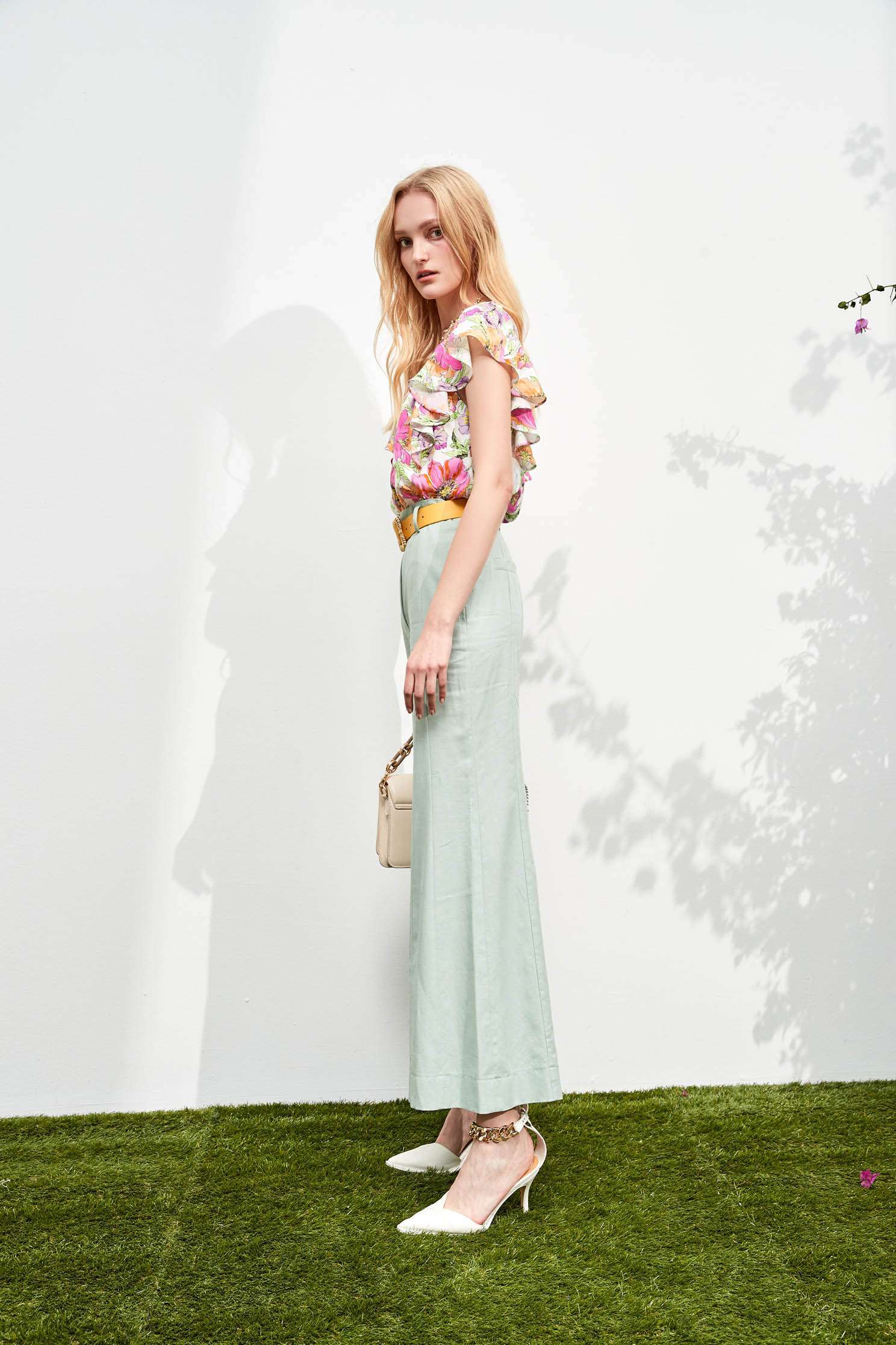 High-Waist Light Green Flare PantsDarted wide-leg trousers with belt,Culottes,goodlucknewyear,Season (SS) Look,healing colors,iROO LIVE,Belts,Culottes,Pants