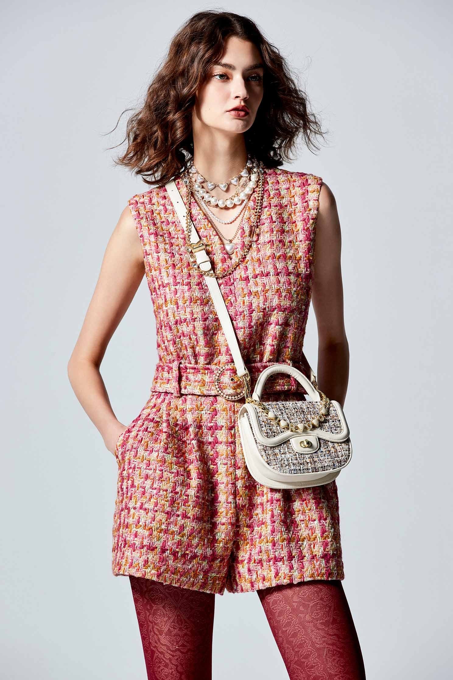 V-neck Tweed Sleeveless JumpsuitV-neck Tweed Sleeveless Jumpsuit,pearl,Shorts,Season (AW) Look,Belts,Jumpsuits