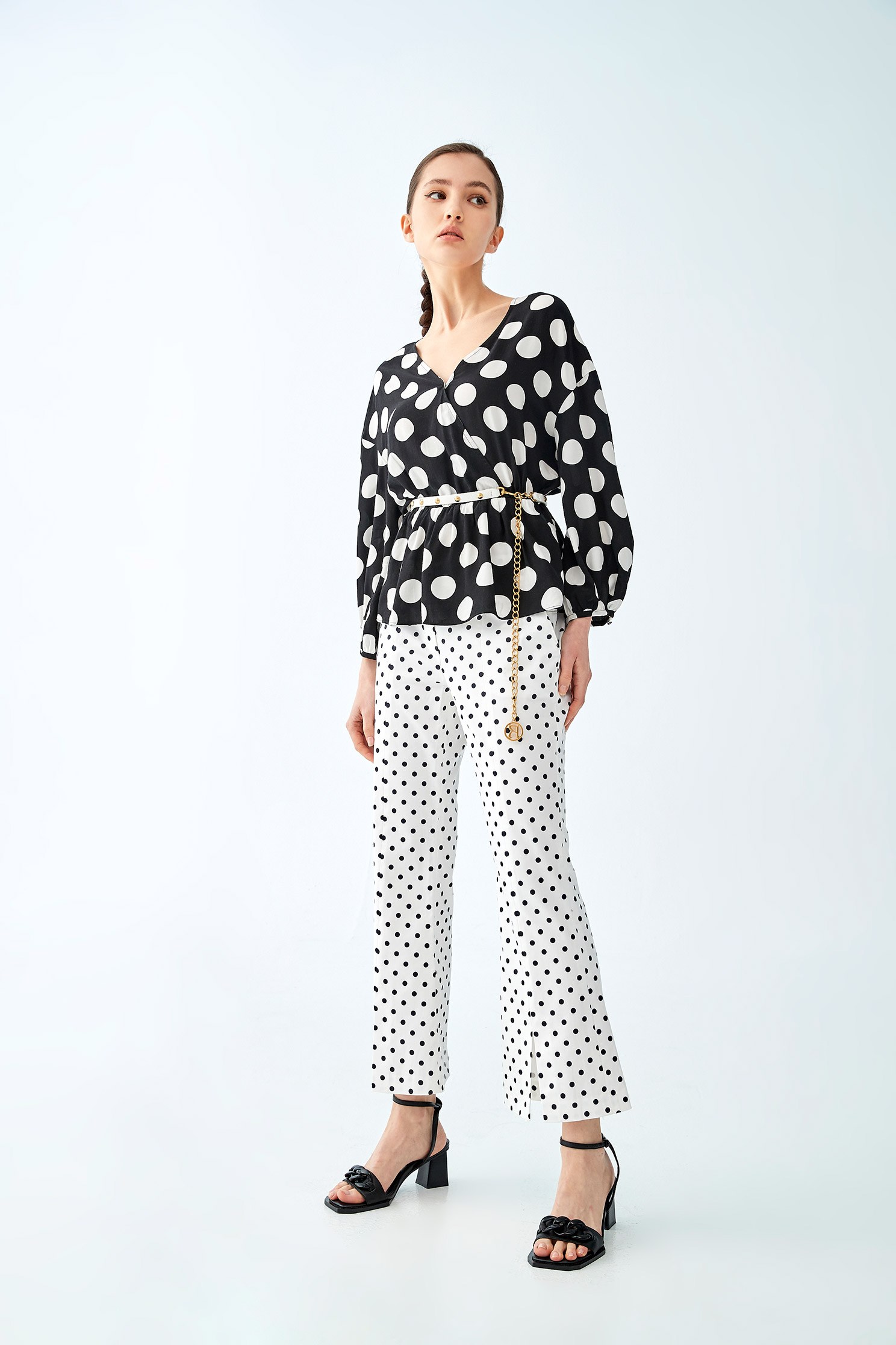 Polka Dot Front Slit PantsCropped pants with polka dot print,Bell-bottoms,summer-special,Season (SS) Look,Bell-bottoms,Tailored pants