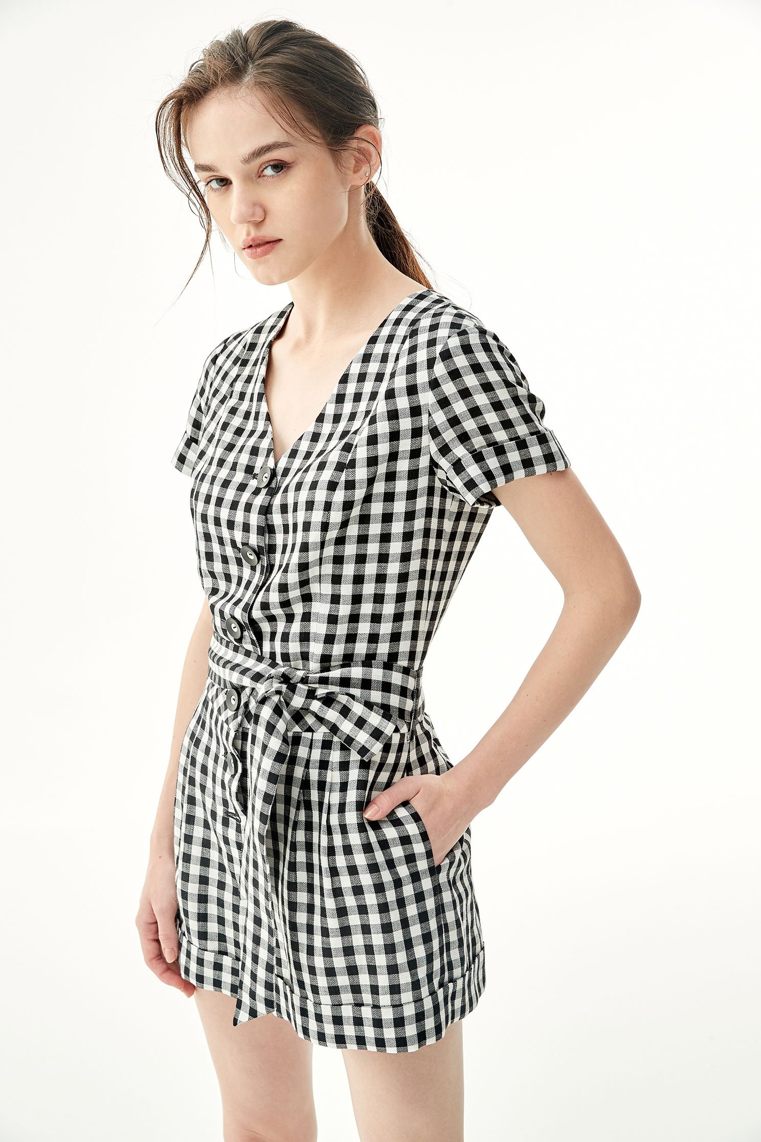 Button Front Short Sleeve Checkered JumpsuitLace-up dress with small checked print,Office Looks,Season (SS) Look,Plaid,Back To Classic,upperclass,Jumpsuits,Back To B/W