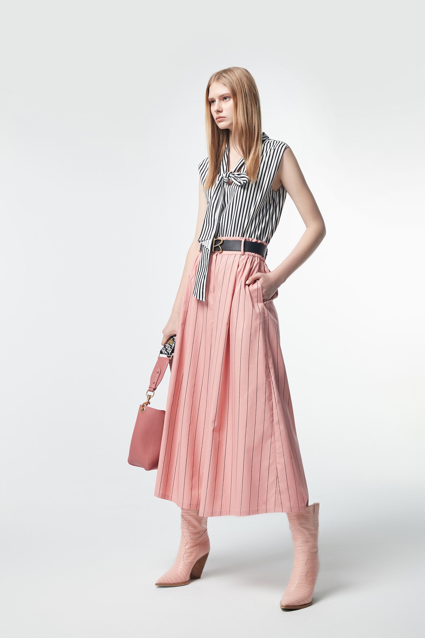 Stripe Printed CulottesStriped culottes,Cropped culottes,Culottes,Season (SS) Look,Stripe,Trends,Season (AW) Look,Pink,i Select,Culottes,Skorts,Pants,Travel with BFF