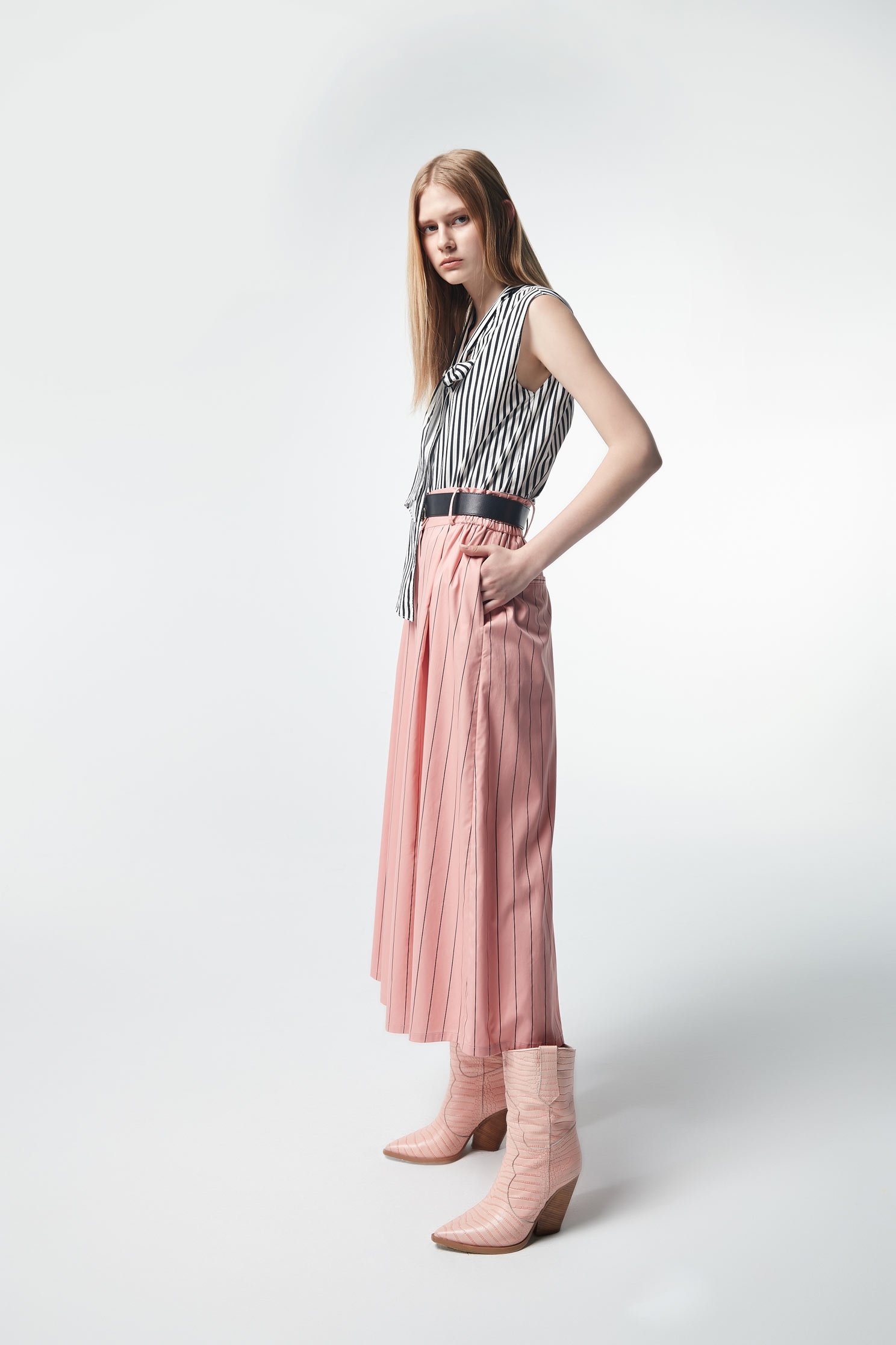 Stripe Printed CulottesStriped culottes,Cropped culottes,Culottes,Season (SS) Look,Stripe,Trends,Season (AW) Look,Pink,i Select,Culottes,Skorts,Pants,Travel with BFF