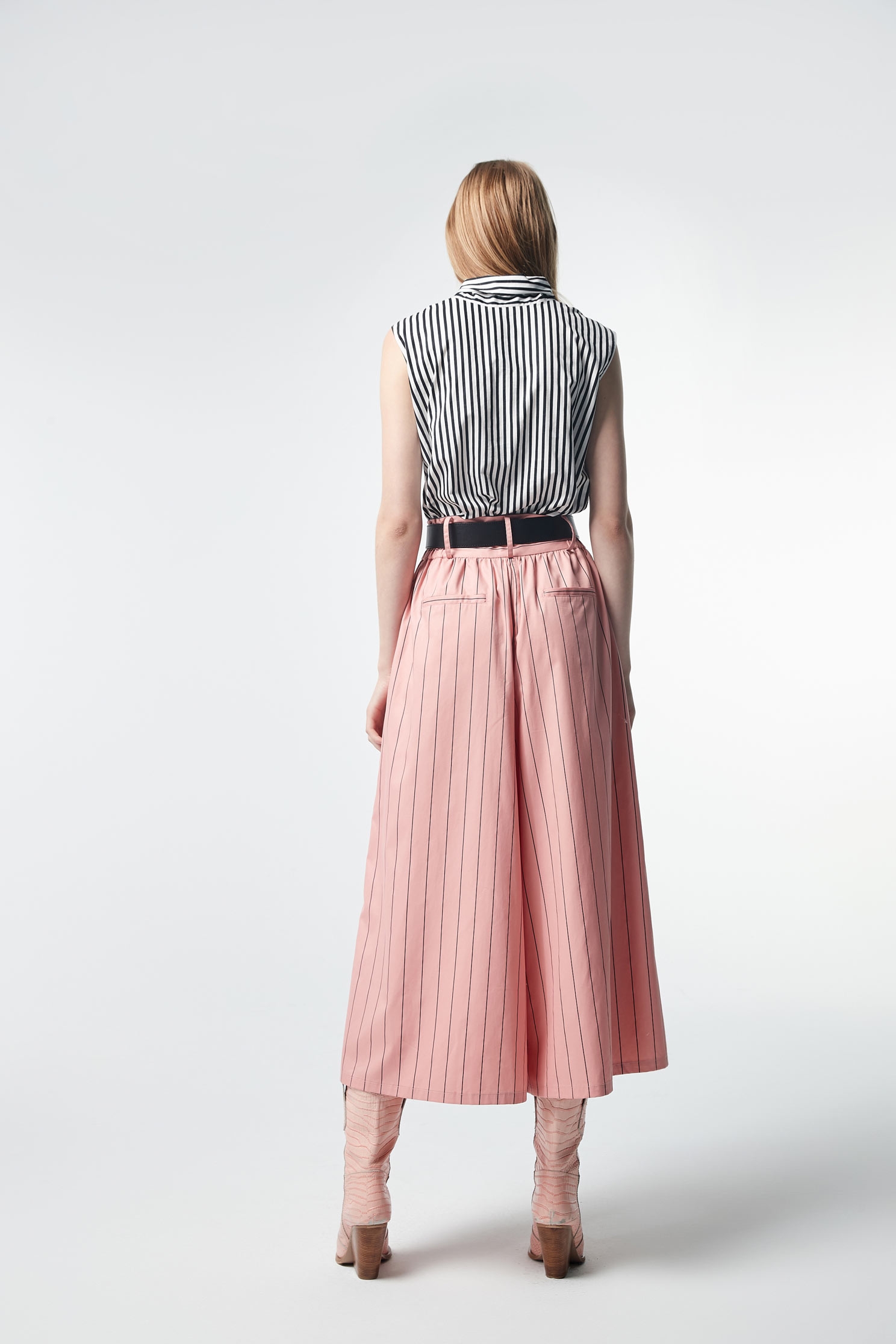 Stripe Printed CulottesStriped culottes,Cropped culottes,Culottes,Season (SS) Look,Stripe,Trends,Season (AW) Look,Pink,i Select,Culottes,Skorts,Pants,Travel with BFF