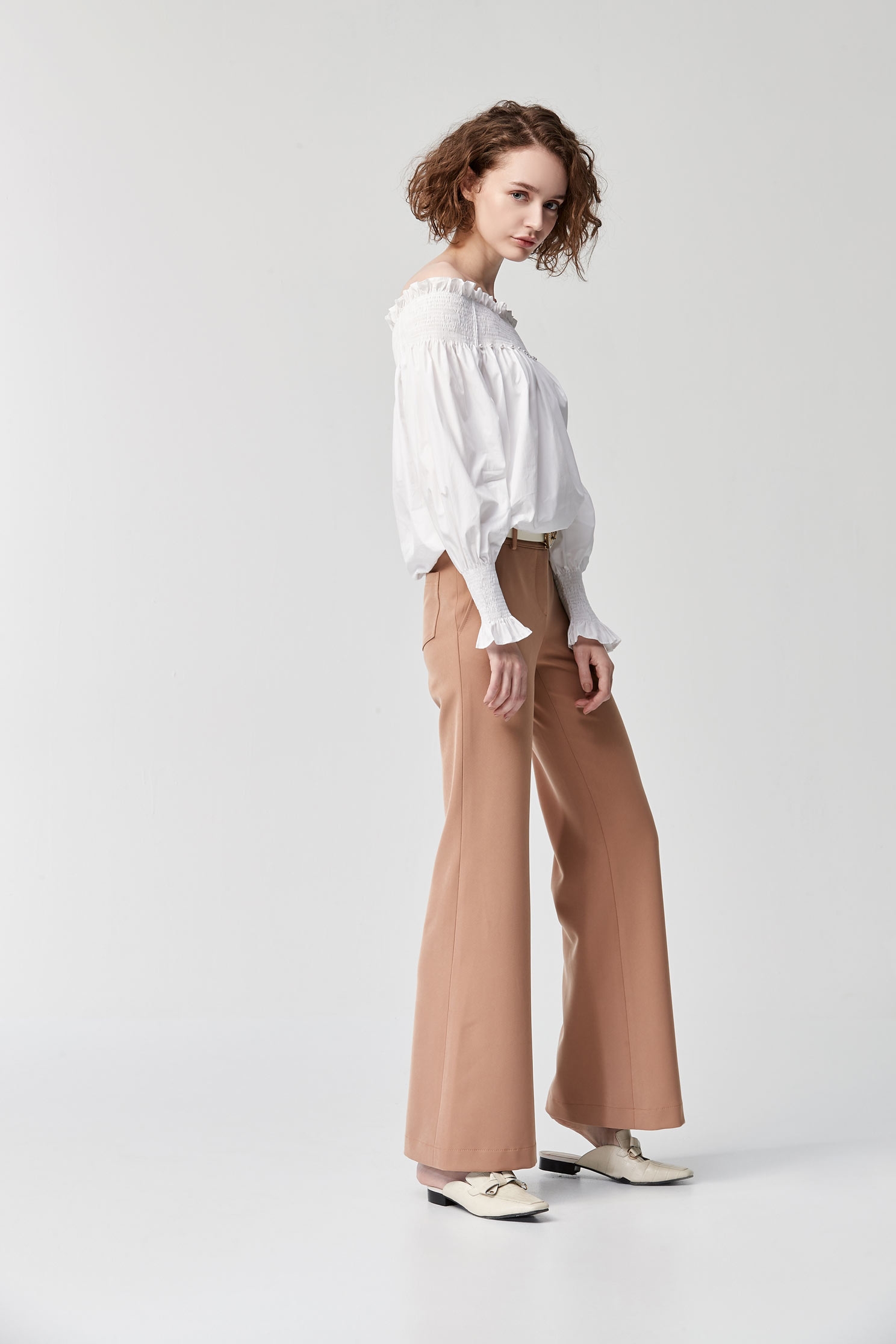 Khaki Boot Leg PantsMicro-horn plain trousers,Bell-bottoms,Season (SS) Look,Season (AW) Look,Bell-bottoms,Tailored pants,Pants,Lucky Color for Air Signs