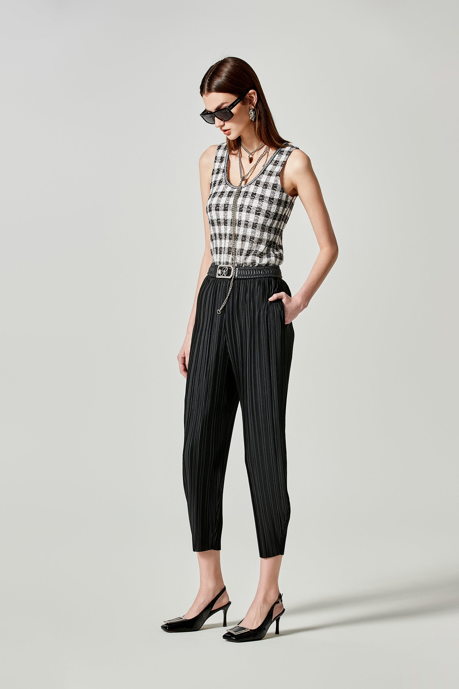 Full Pleated Elastic Waist Capri PantsFull Pleated Elastic Waist Capri Pants,Season (SS) Look