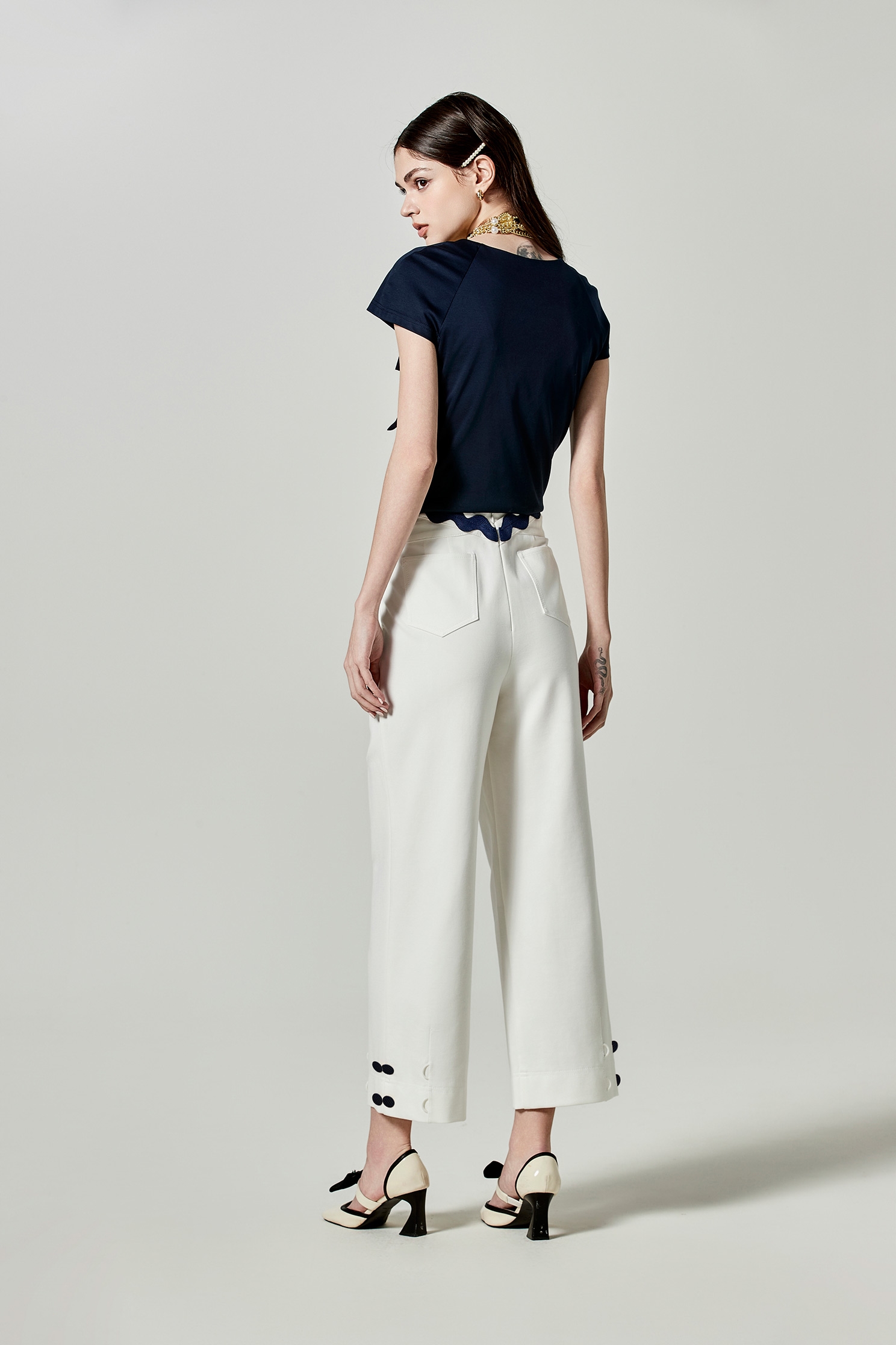 Contrast Trim White PantsContrast Trim White Pants,Bell-bottoms,Season (SS) Look,Bell-bottoms,Pants