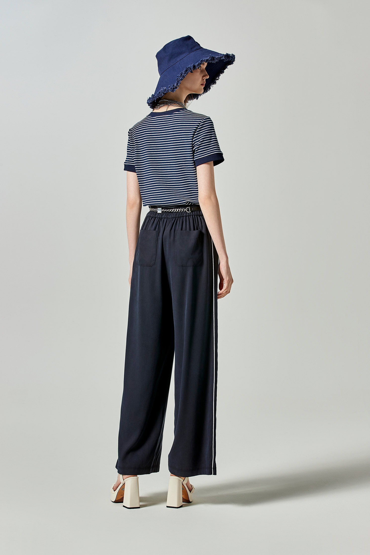 Wide Leg Navy Pants With Contrast Trim DetailWide Leg Navy Pants With Contrast Trim Detail,Culottes,Season (SS) Look,Culottes