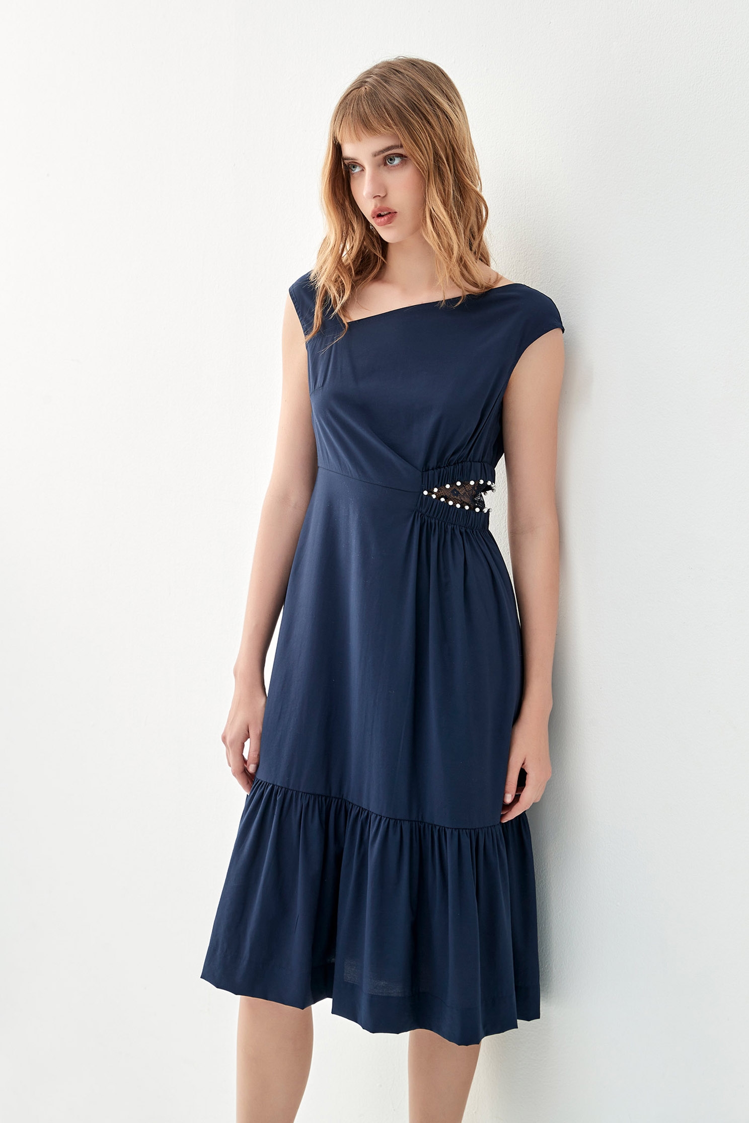 Hollow Waist Dress With Asymmetric NecklineHollow Waist Dress With Asymmetric Neckline,Dresses,pearl,Season (AW) Look