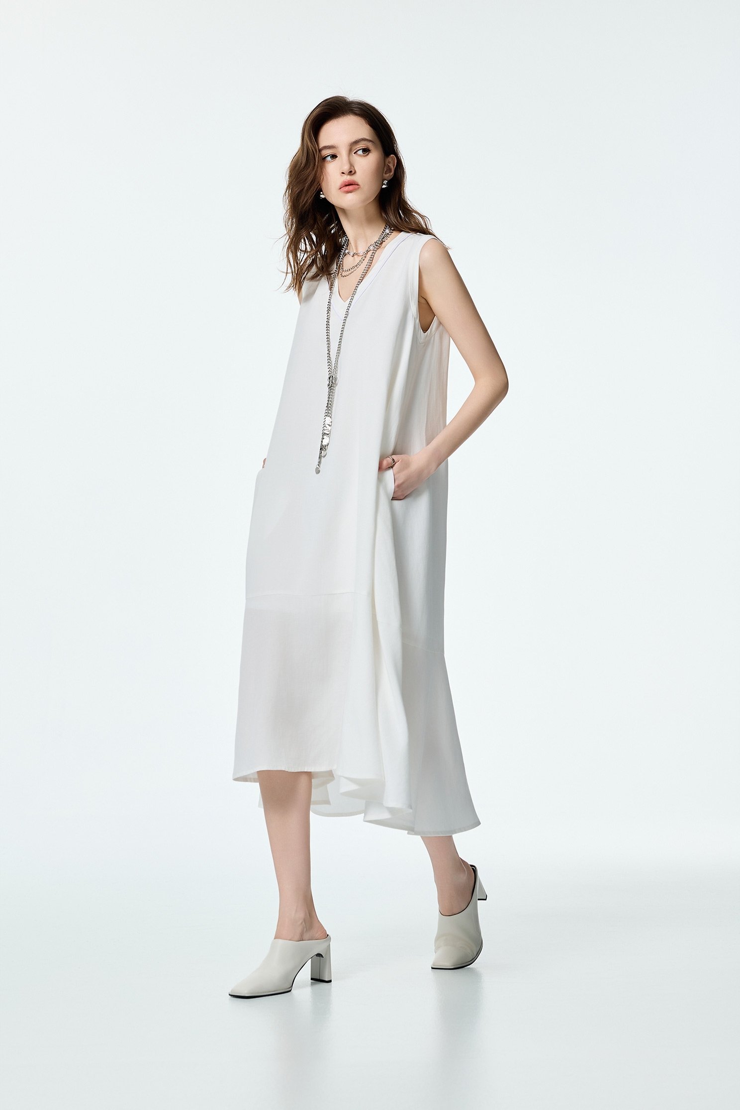 V-neck Loose Fit Linen DressV-neck Loose Fit Linen Dress,Dresses,Season (SS) Look,White dresses