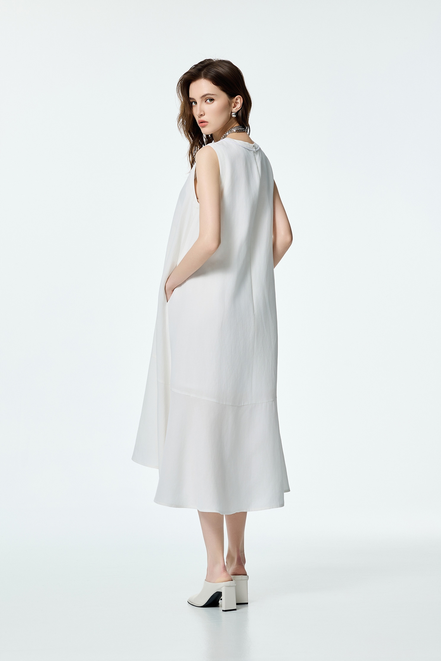 V-neck Loose Fit Linen DressV-neck Loose Fit Linen Dress,Dresses,Season (SS) Look,White dresses