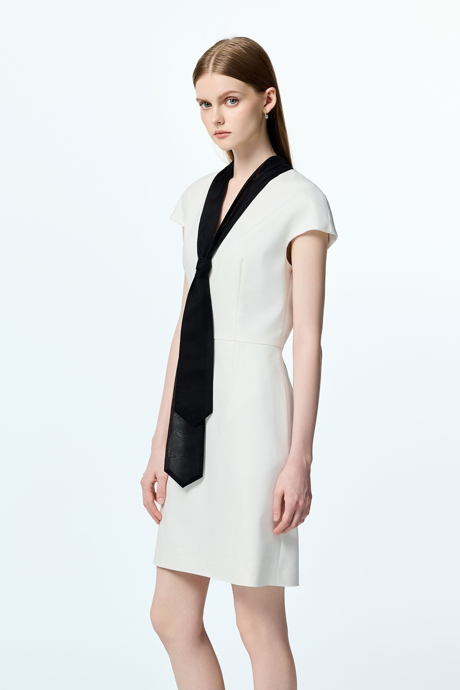 Contrast Black Scarf Short Sleeve DressContrast Black Scarf Short Sleeve Dress,Dresses,White dresses,Season (AW) Look
