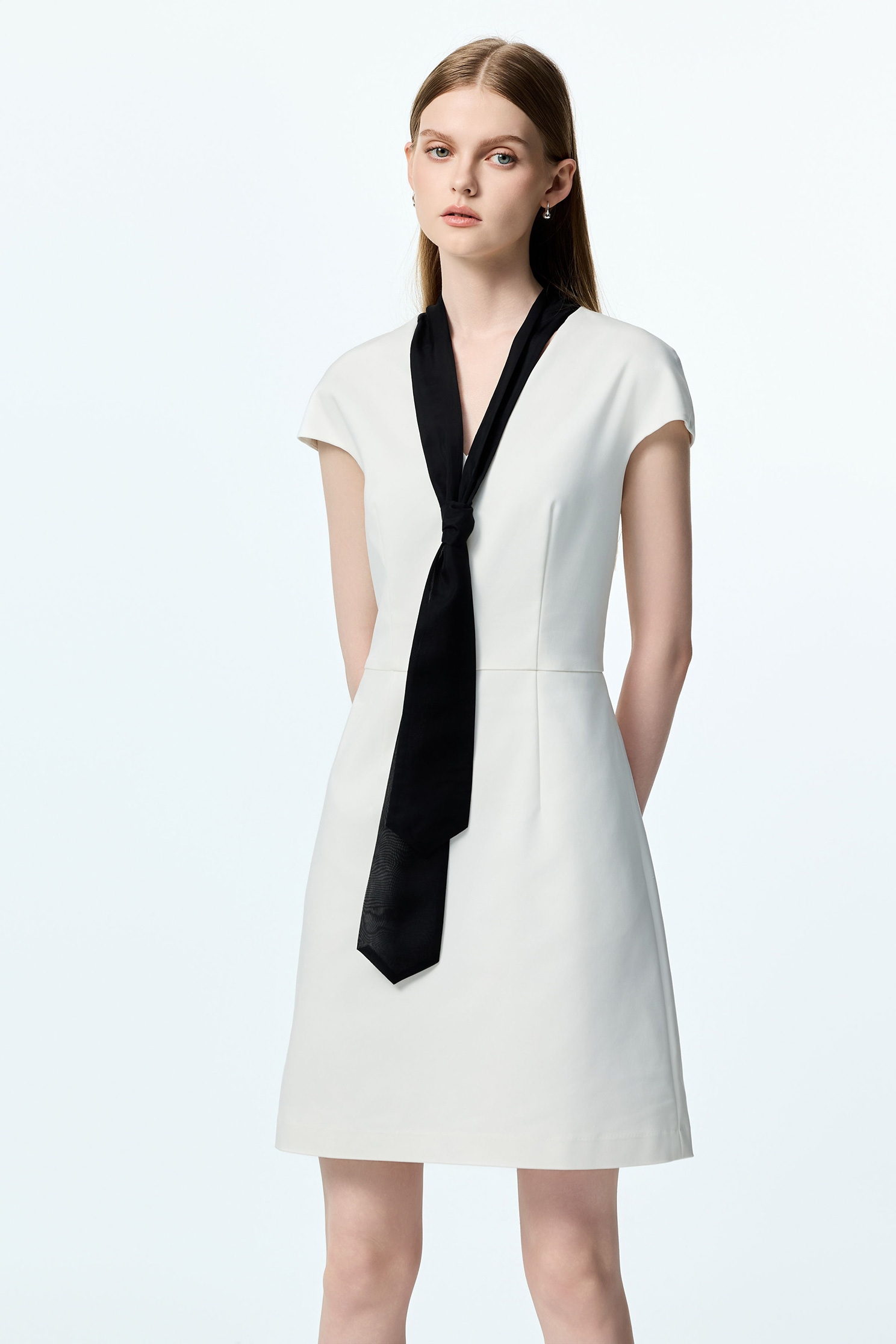 Contrast Black Scarf Short Sleeve DressContrast Black Scarf Short Sleeve Dress,Dresses,White dresses,Season (AW) Look