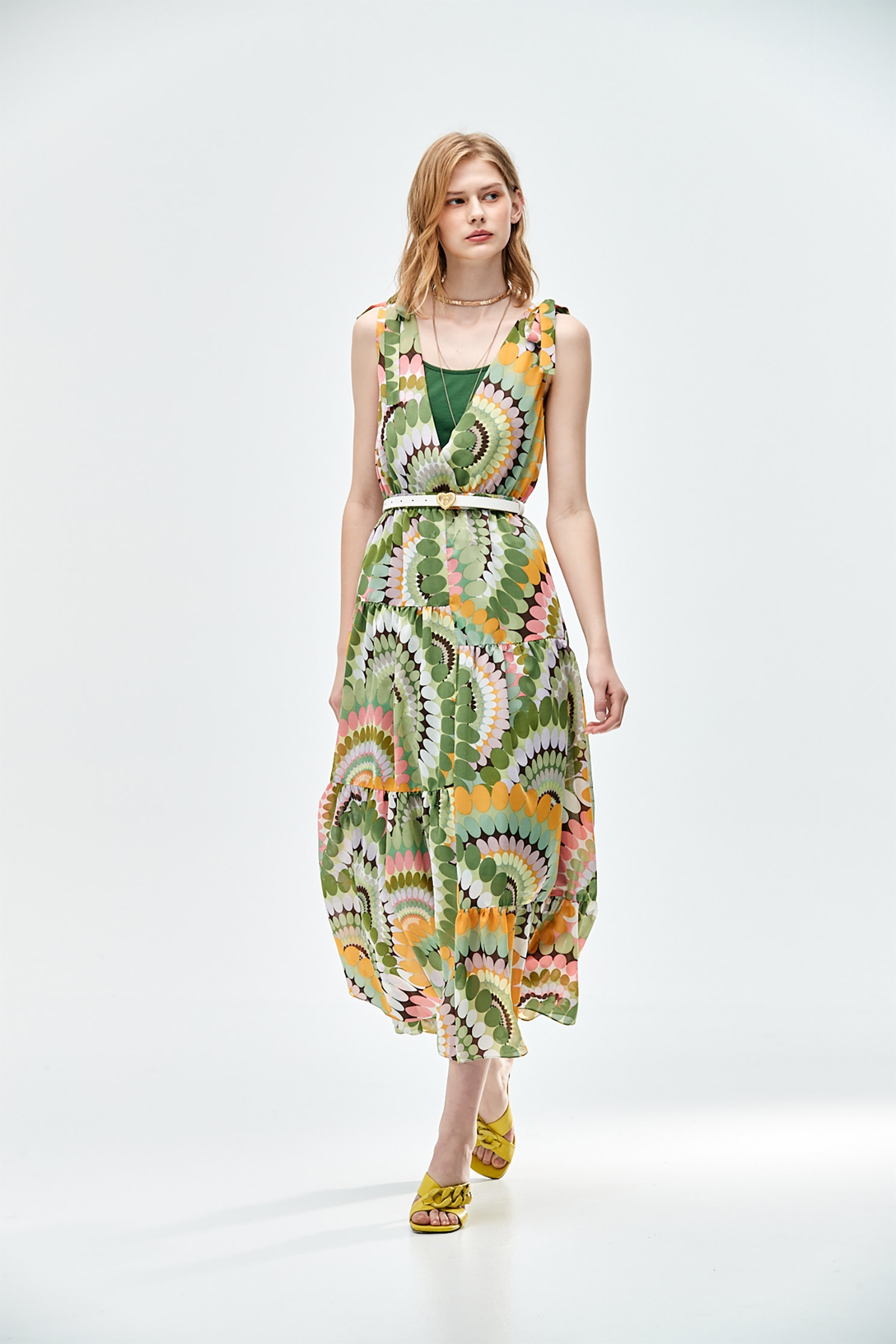 Geometric Print Sleeveless DressFlowy dress with kaleidoscope print,Under shirts,Printed dresses,Chiffon dresses,Season (SS) Look,mothergift,upperclass,Chiffon,Chiffon dresses