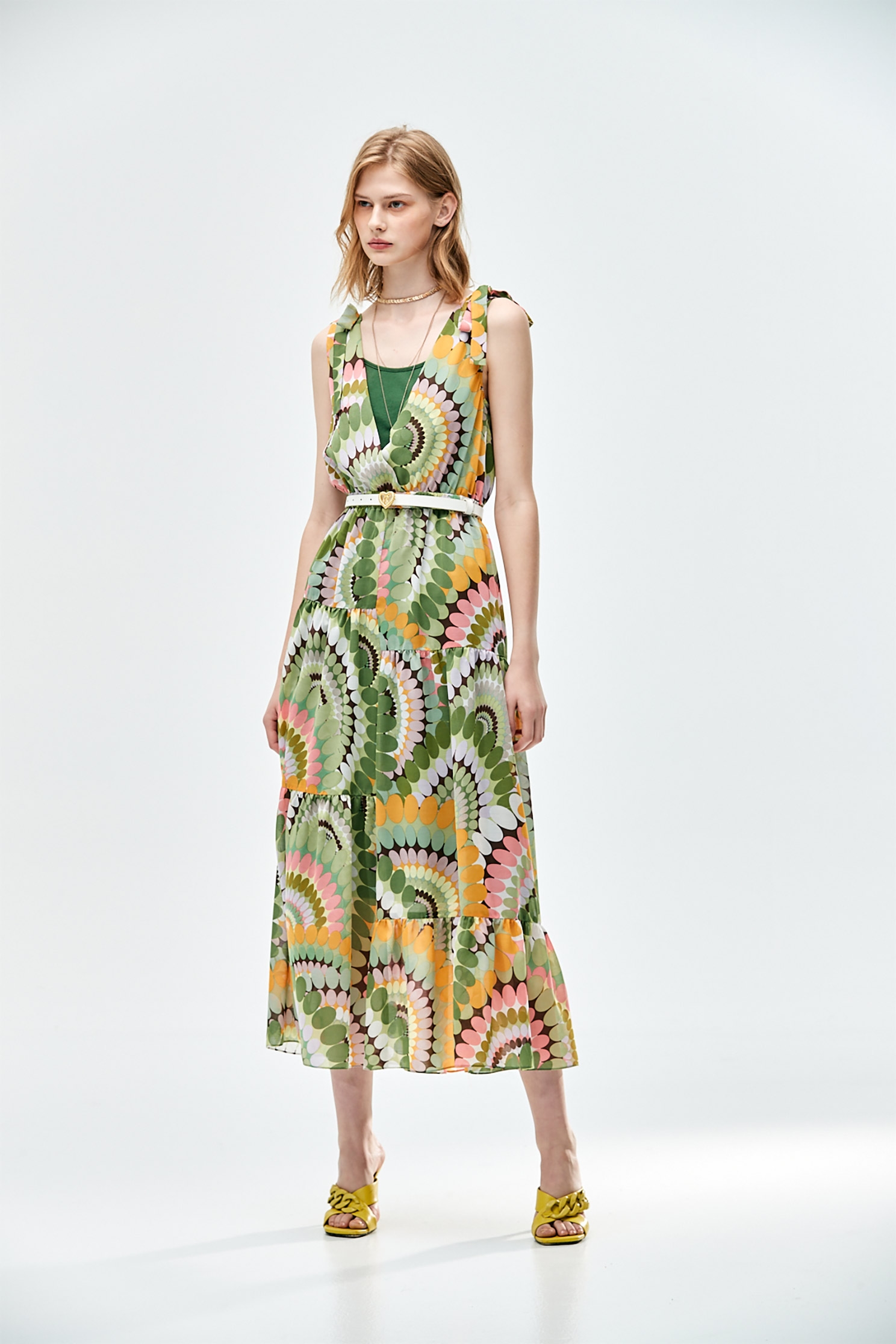 Geometric Print Sleeveless DressFlowy dress with kaleidoscope print,Under shirts,Printed dresses,Chiffon dresses,Season (SS) Look,mothergift,upperclass,Chiffon,Chiffon dresses