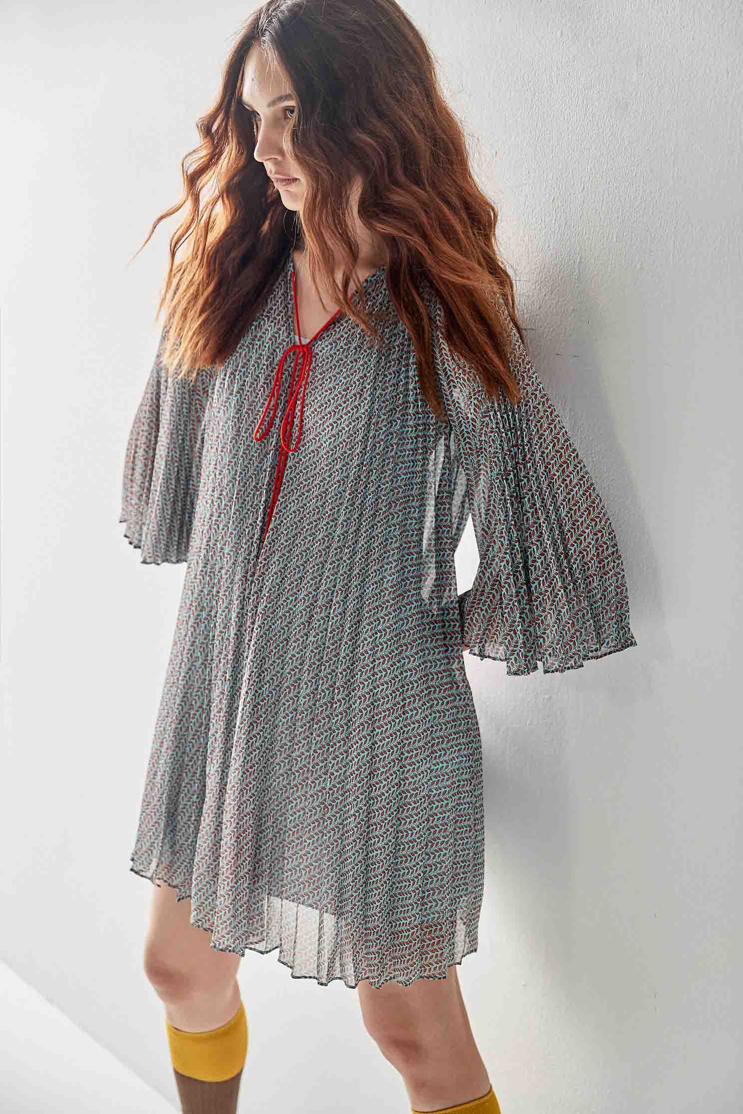 Ethnic Floral Print Pleated Chiffon DressBohemian floral chiffon dress,Dresses,Under shirts,originalpattern,Chiffon dresses,travelwear,mothergift,Season (AW) Look,Chiffon,Chiffon dresses