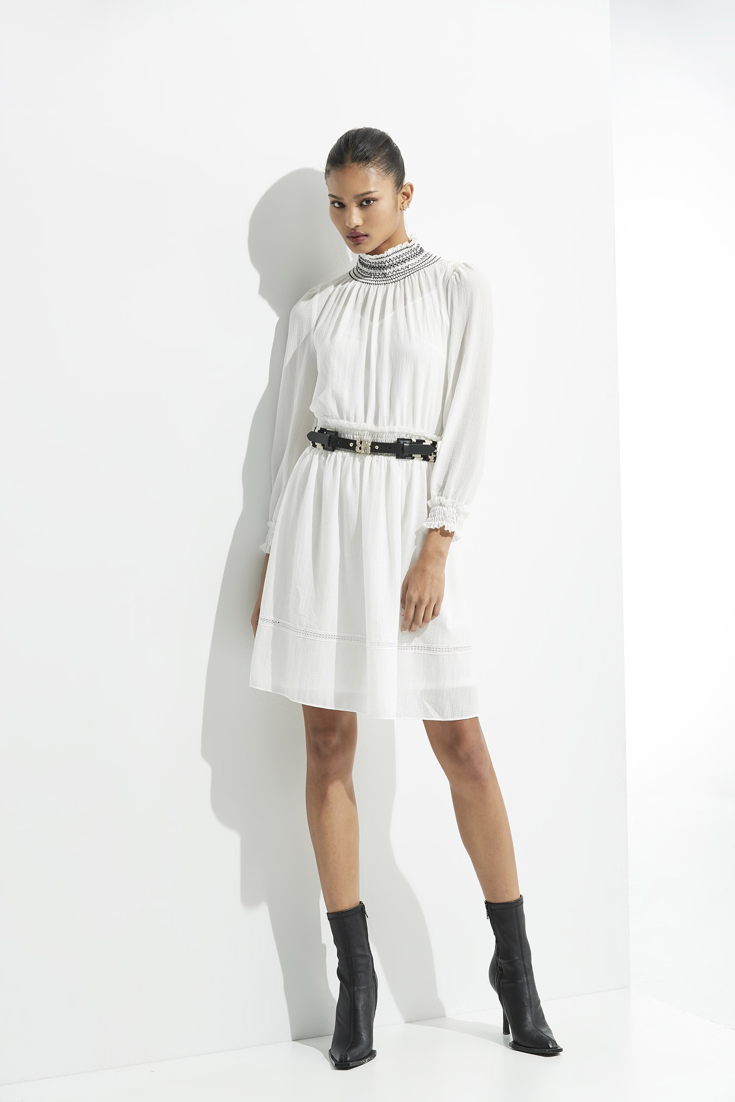 Chiffon Short Dress With High Neck CollarThree-dimensional folded chiffon dress,Dresses,Under shirts,Queen,Chiffon dresses,White dresses,Season (AW) Look,Valentine,Long sleeve dresses,Chiffon,Chiffon dresses