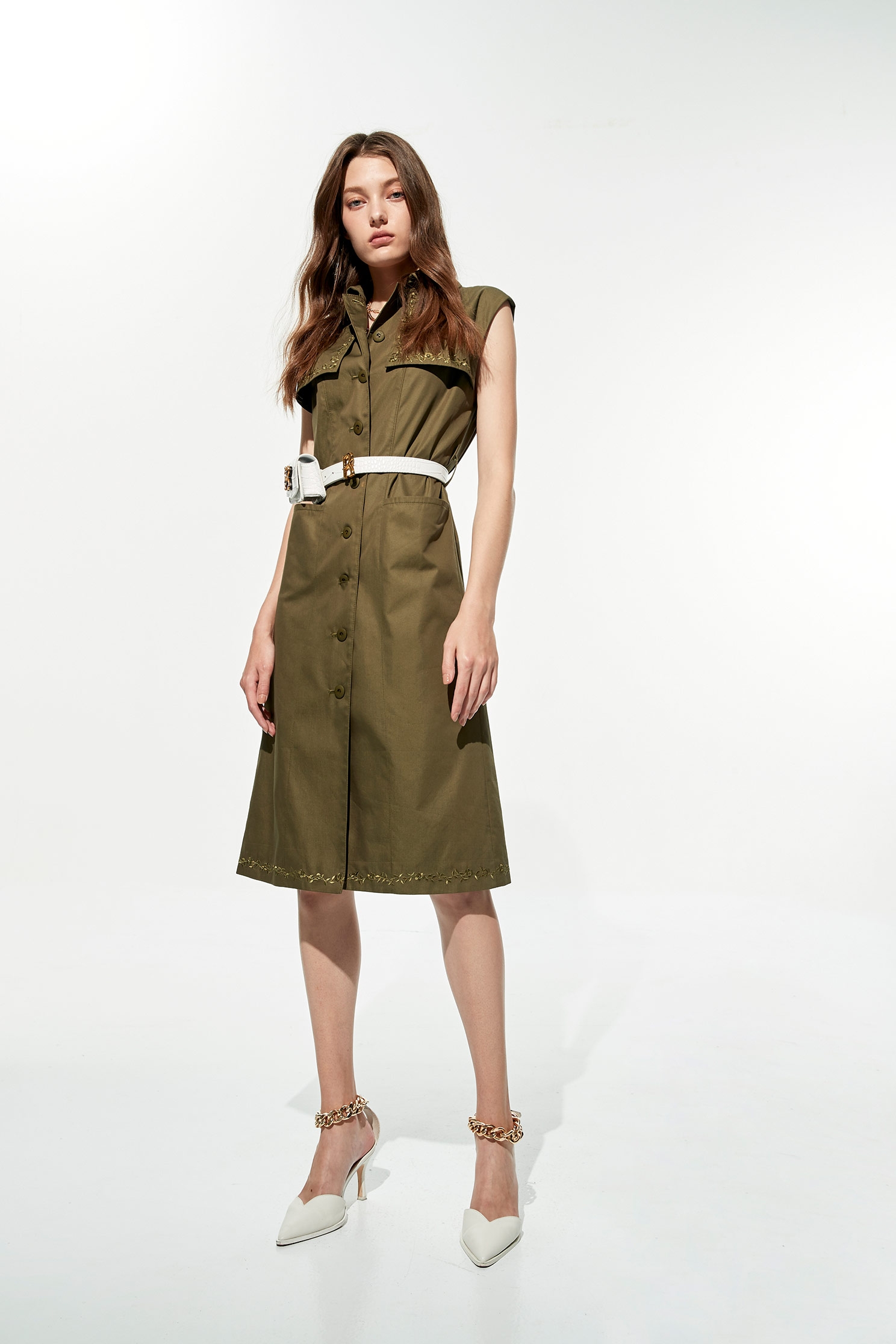 Button Front Shirt Dress With Embroidery Detail•Front button opening,•Embroidery detail,•Front patch pockets,Dresses,Embroidered,Season (AW) Look,Belts,Trench coats