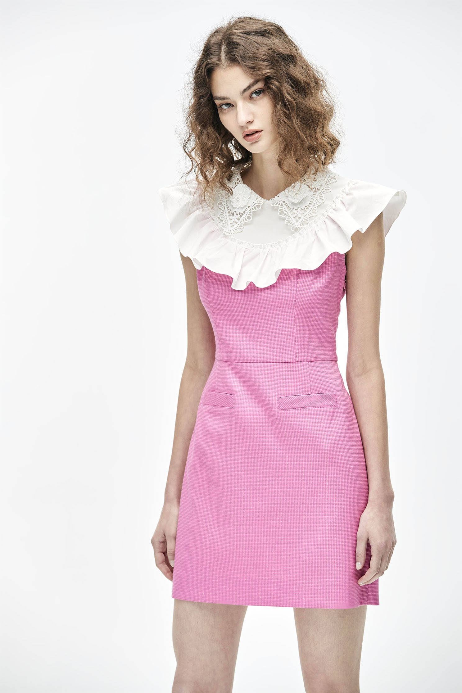 Fitted Pink Short Dress With Contrast Flounce CollarLustrous short dress,Dresses,Season (SS) Look,mothergift,Lace